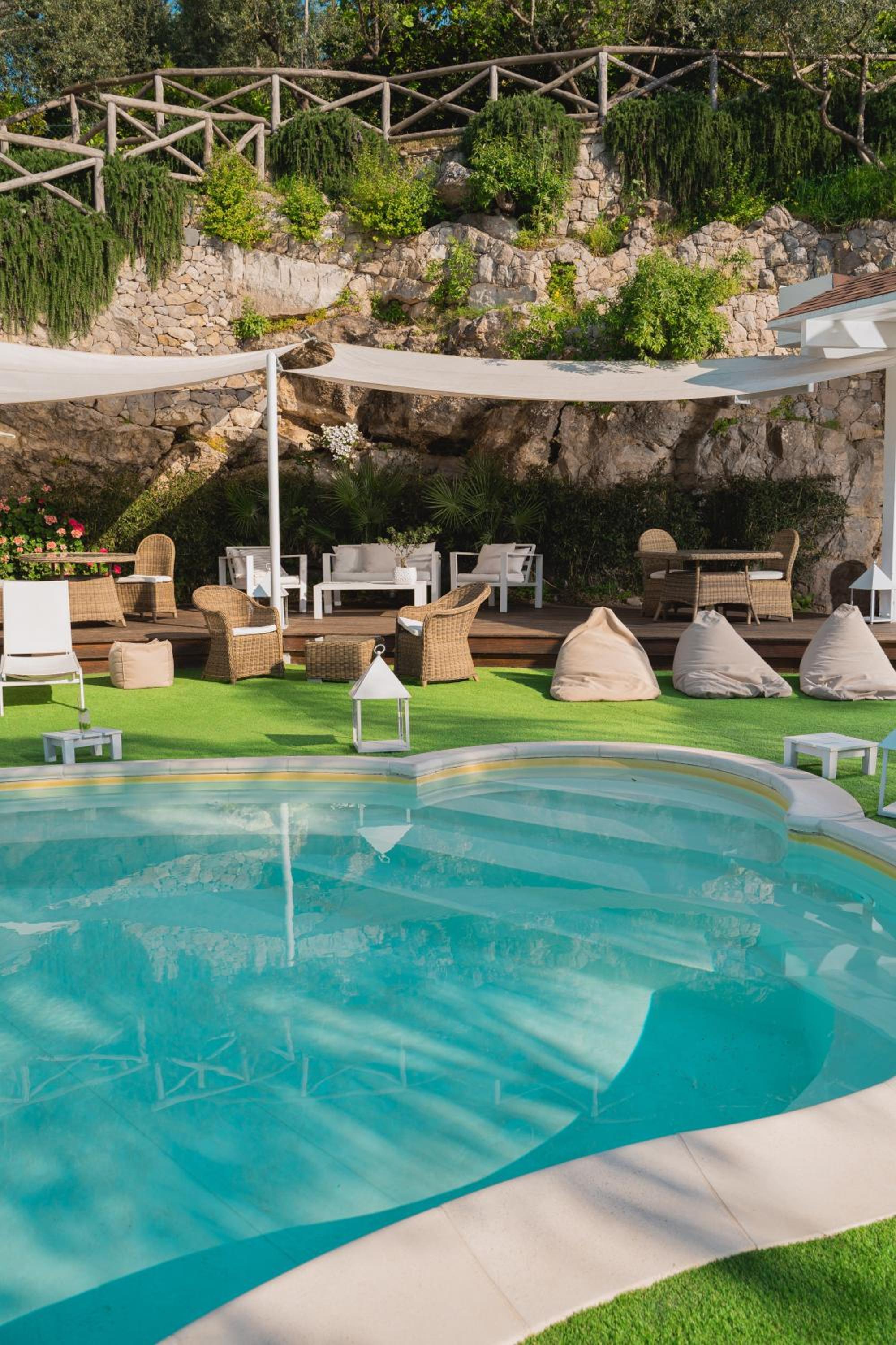 MelRose Relais