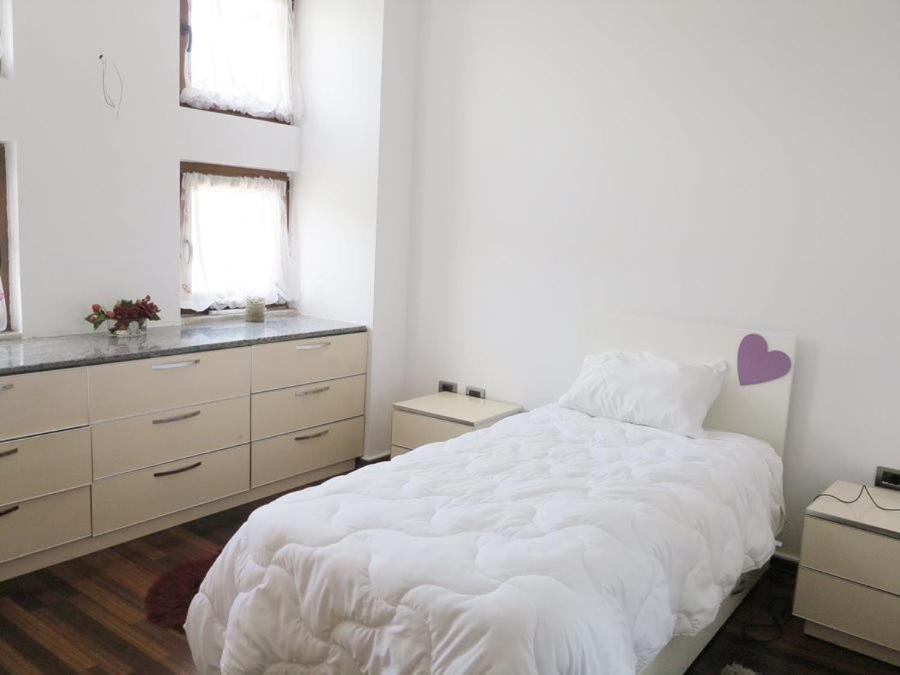 Nys Spacious Apartment