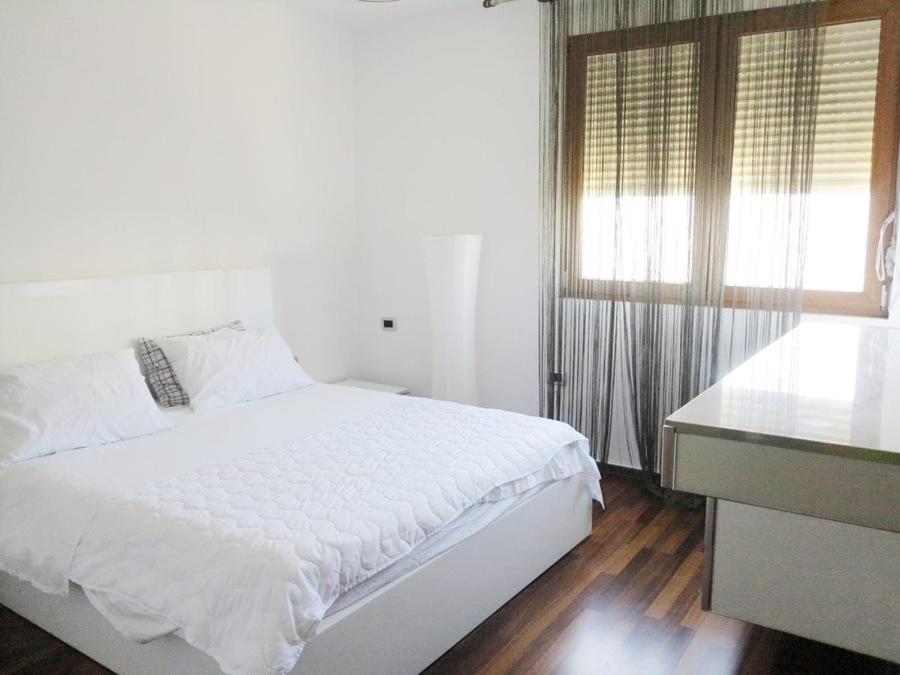 Nys Spacious Apartment