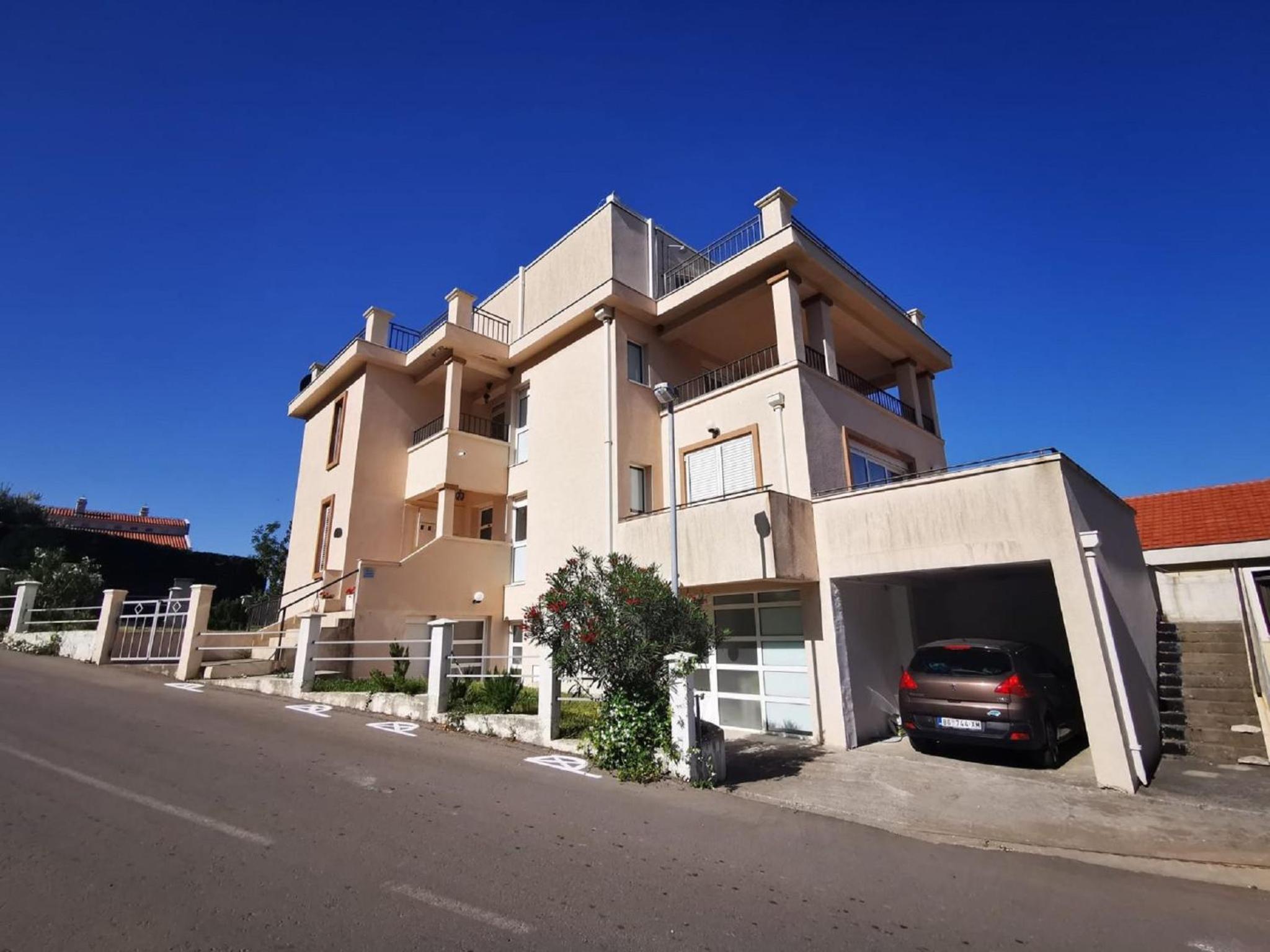Villa Anlave view 4