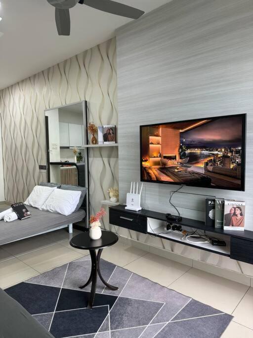 Ipoh Town 6-7 Pax Homestay The Majestic Condo photo 1