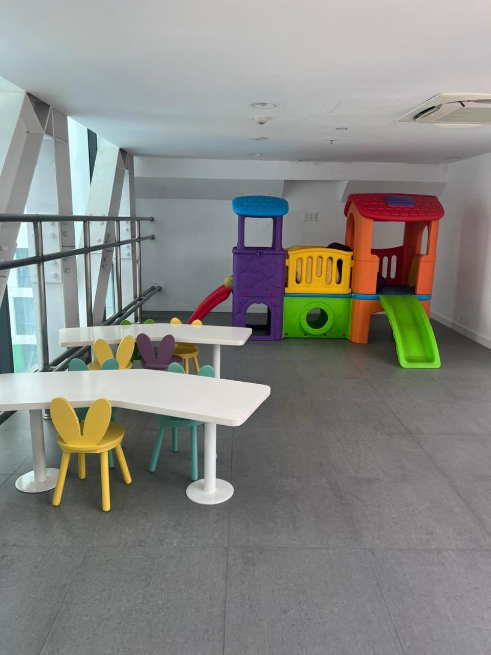 Căn hộ dịch vụ Republic Plaza,tân bình, miễn phí hồ bơi, phòng gym, đầy đủ tiện nghi, wifi tốc độ cao
