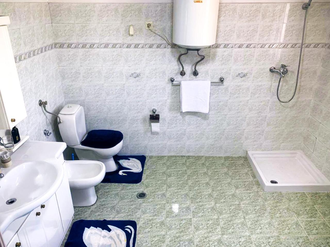 Aaron's Guest House photo 4