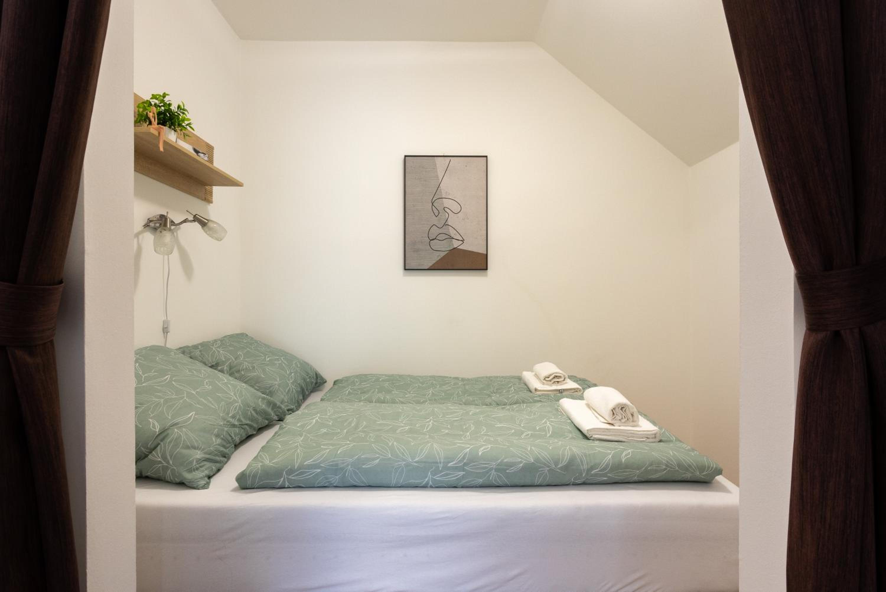 Six Corners Bright Corner Comfortable City Apartment view 2