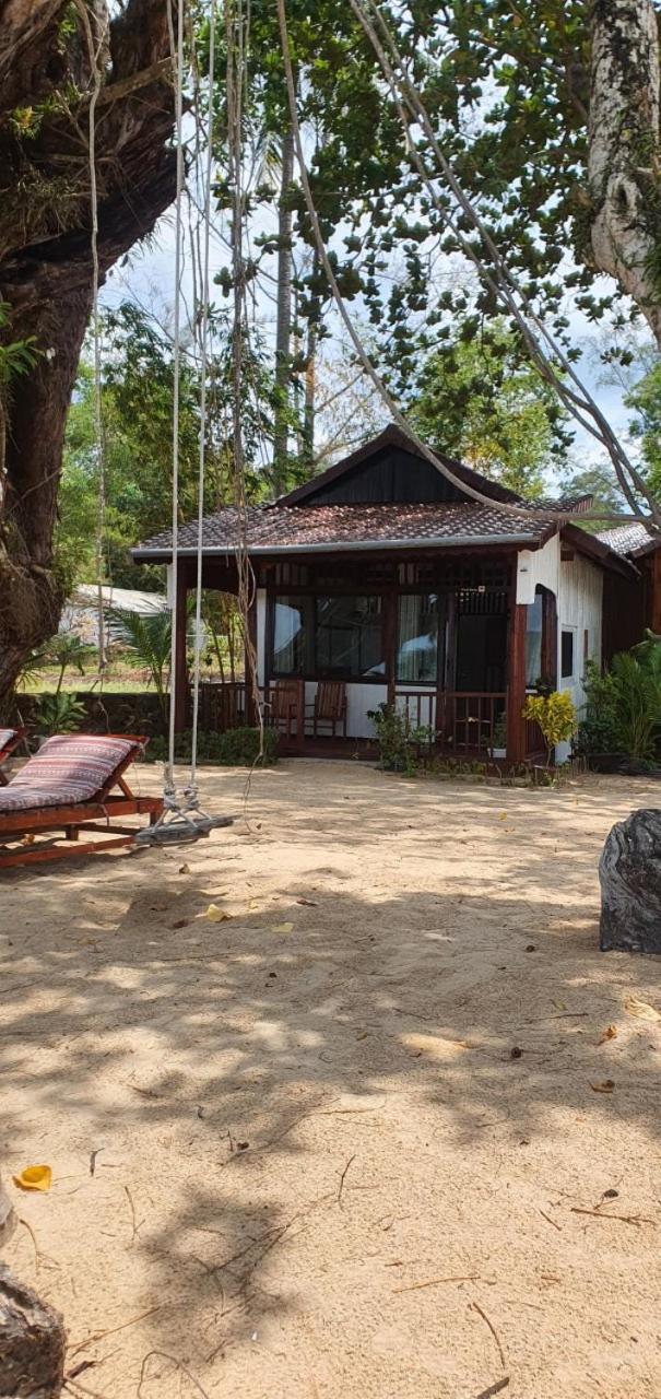 Bamboo Cottages