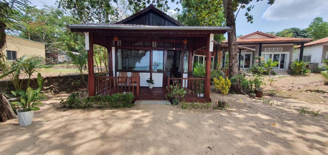 Bamboo Cottages
