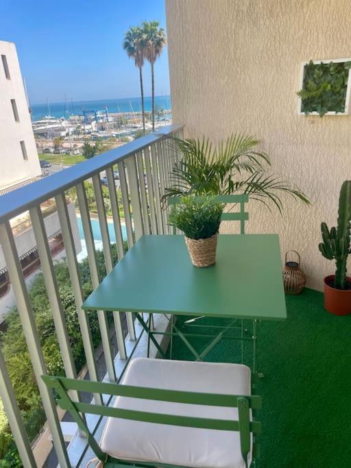 Studio Menton vue mer proche plage et gare