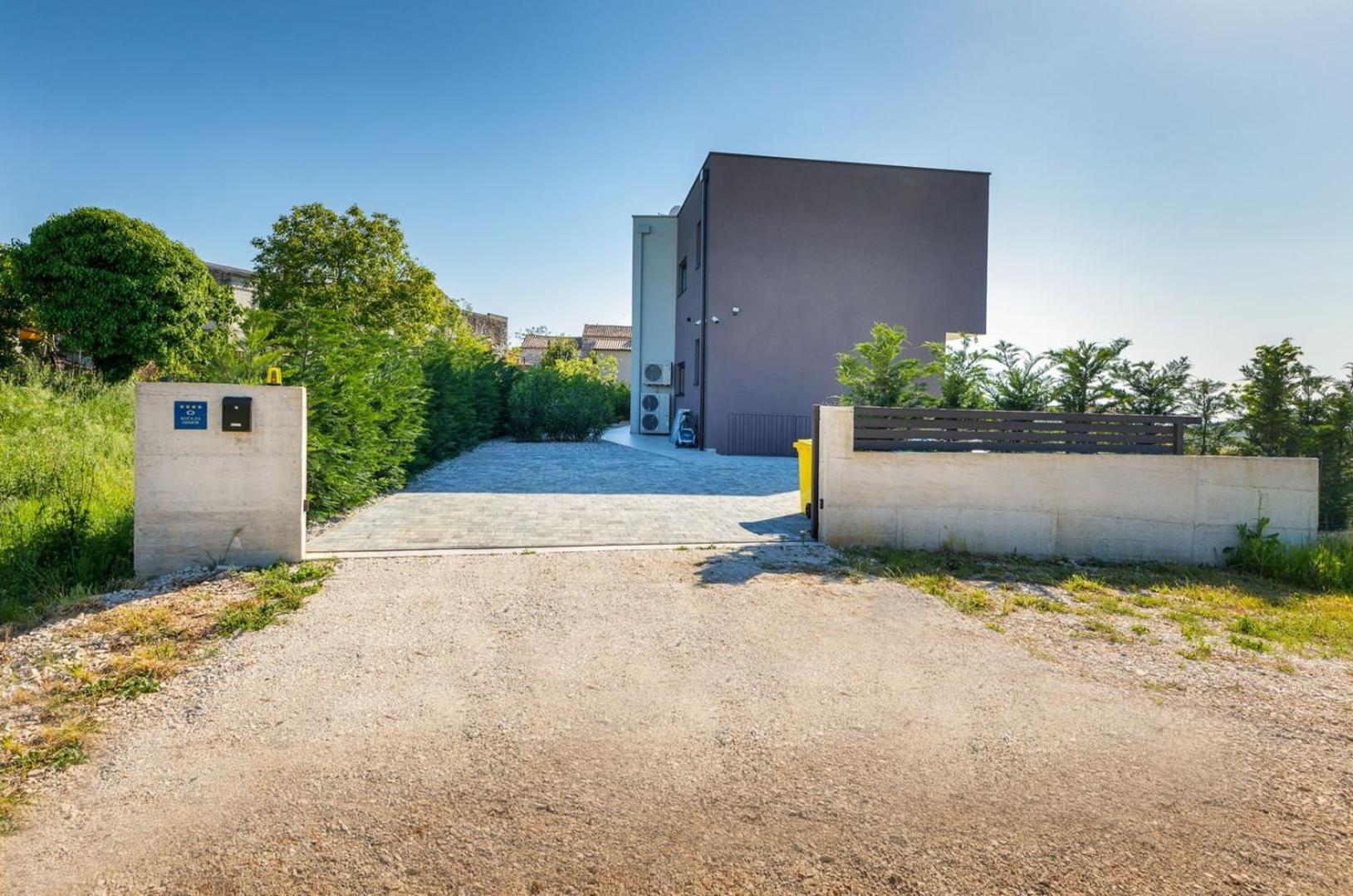 Villa Lumi - with private pool, sauna, outdoor jacuzzi, fitness room, table tennis