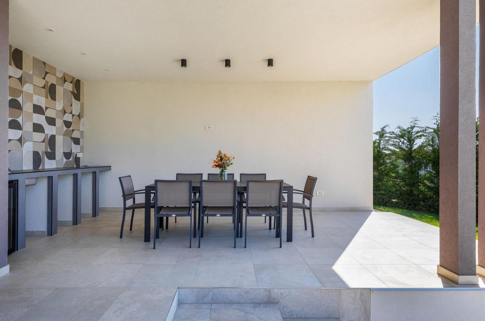 Villa Lumi - with private pool, sauna, outdoor jacuzzi, fitness room, table tennis