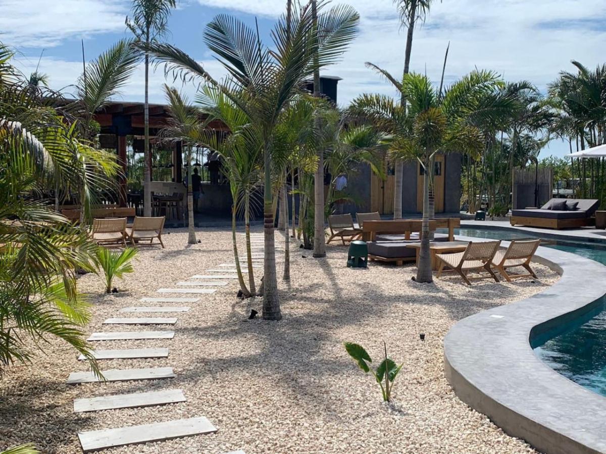 Paradise Cove and The PoolClub at Mahogany Bay