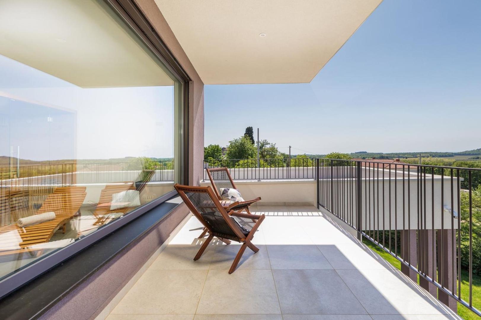 Villa Lumi - with private pool, sauna, outdoor jacuzzi, fitness room, table tennis