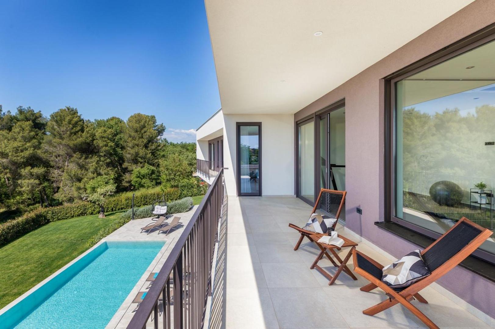 Villa Lumi - with private pool, sauna, outdoor jacuzzi, fitness room, table tennis