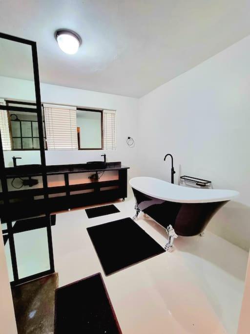 Luxury GuesthouseCo FarmHouse
