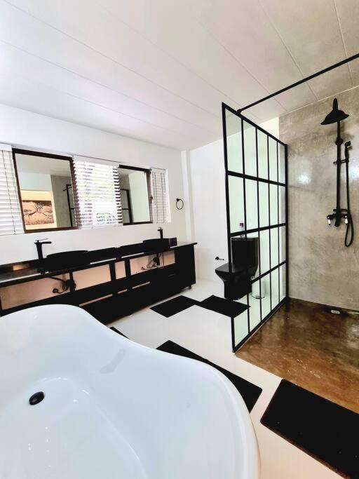 Luxury GuesthouseCo FarmHouse
