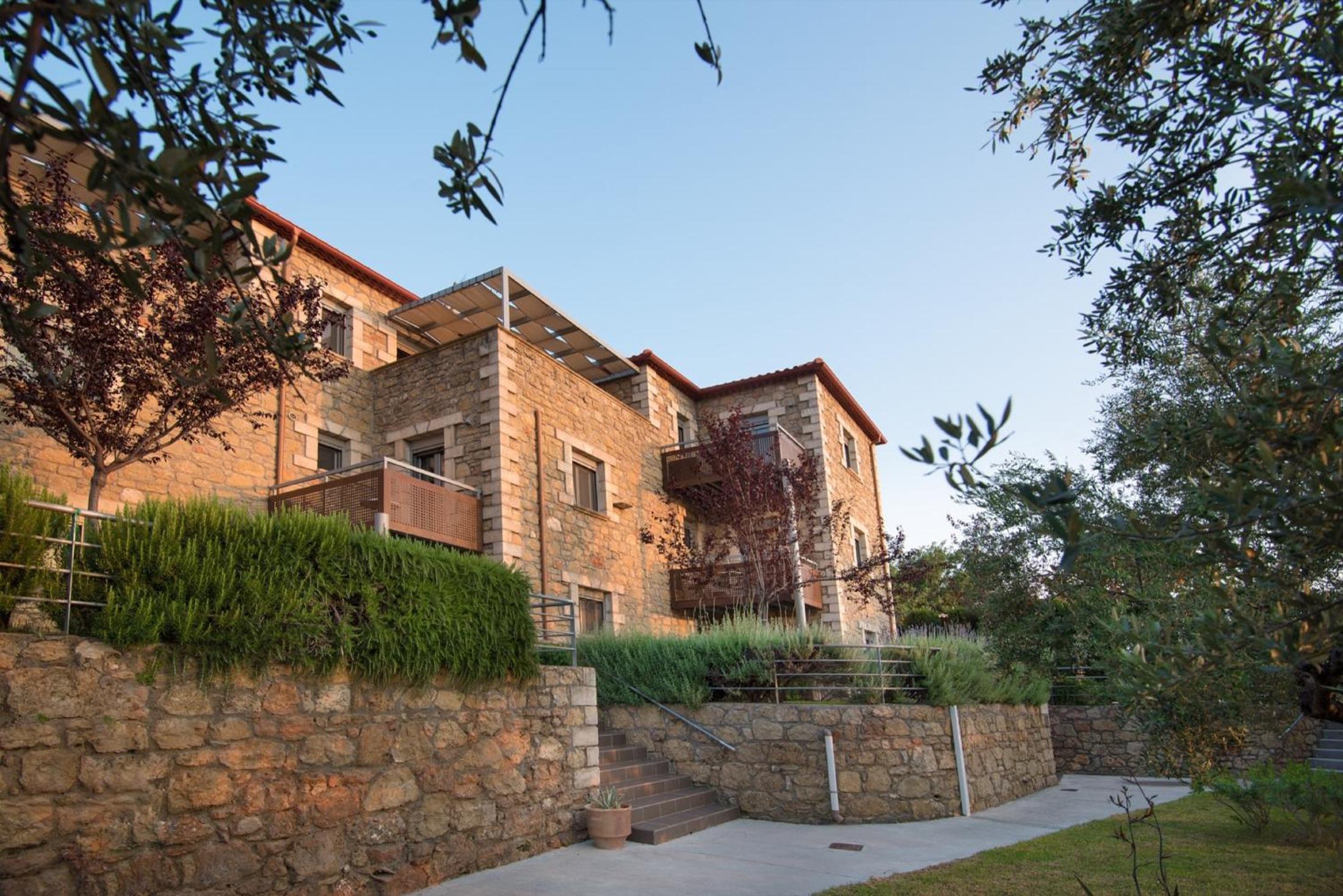 Villavia Residence - Sorocco & Ostria Retreats with Pool access