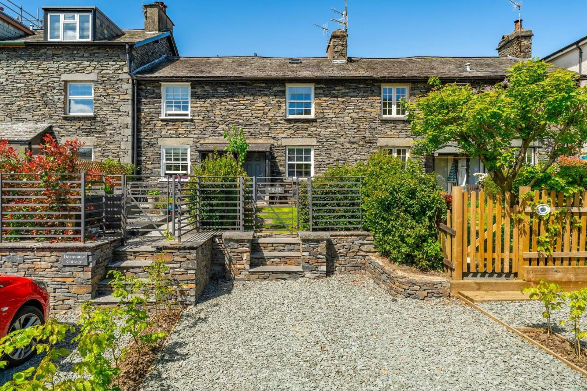 Apple Tree Cottage view 3