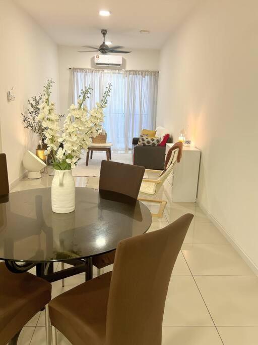 lily 3BR apt near lake garden with nexflix photo 3