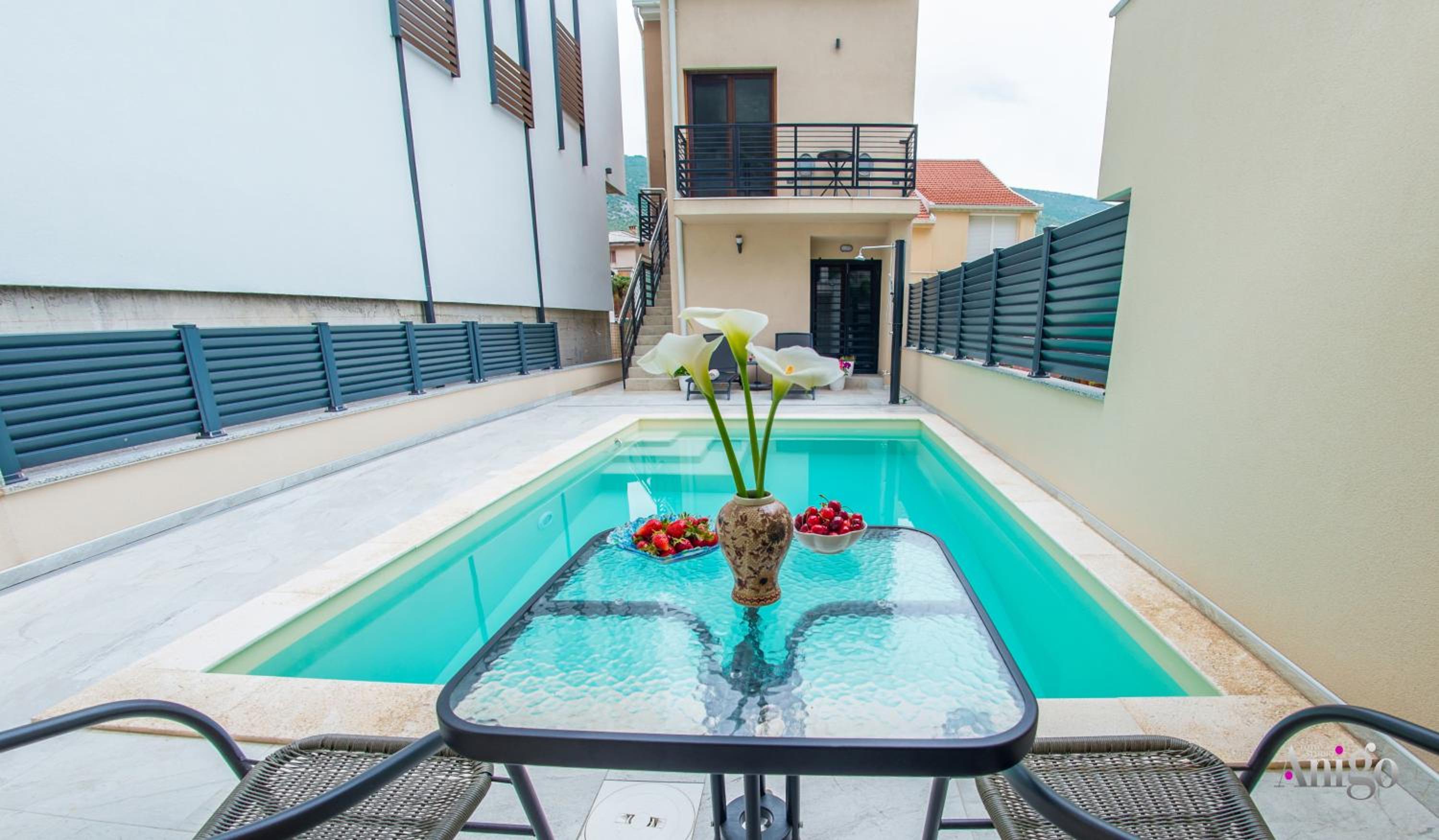 Apartments Gallery M and A - with pool
