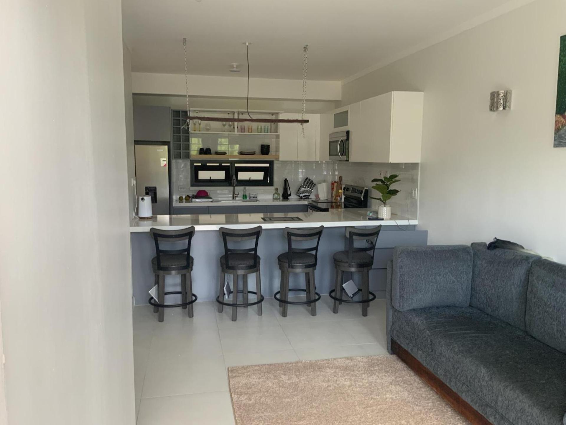 2Bed Apartment - Pool Garden Parking