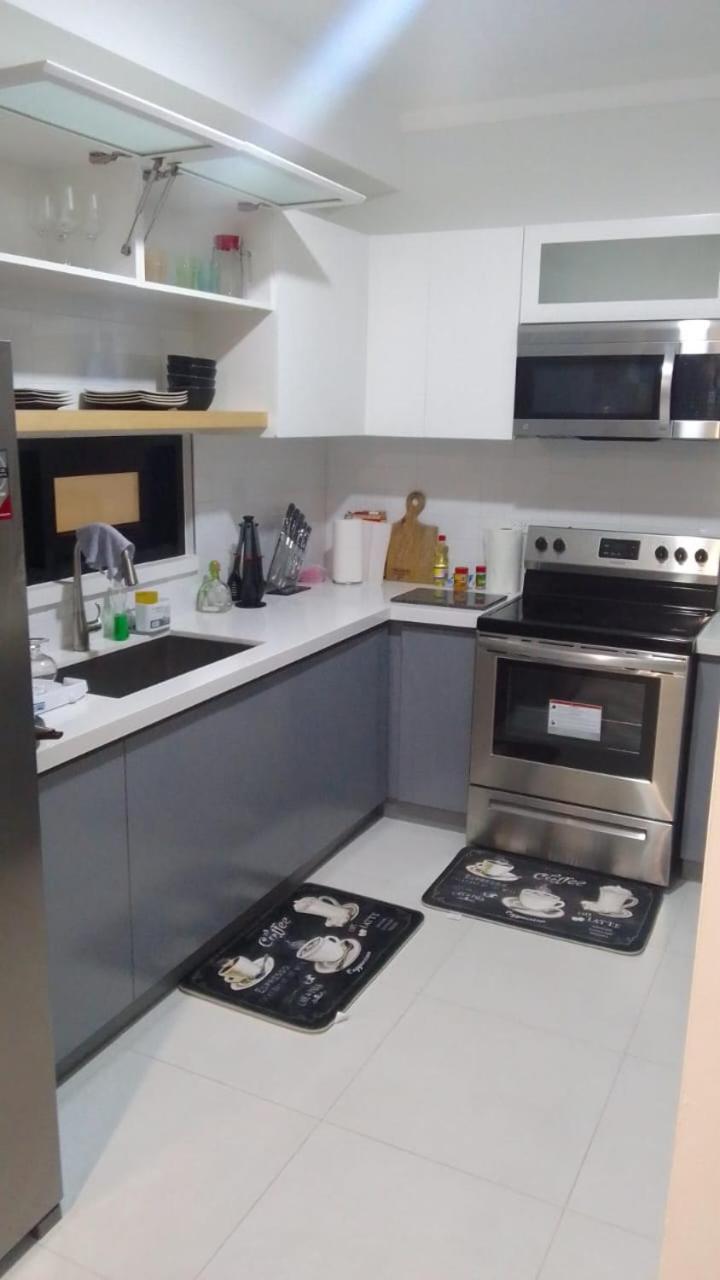 2Bed Apartment - Pool Garden Parking