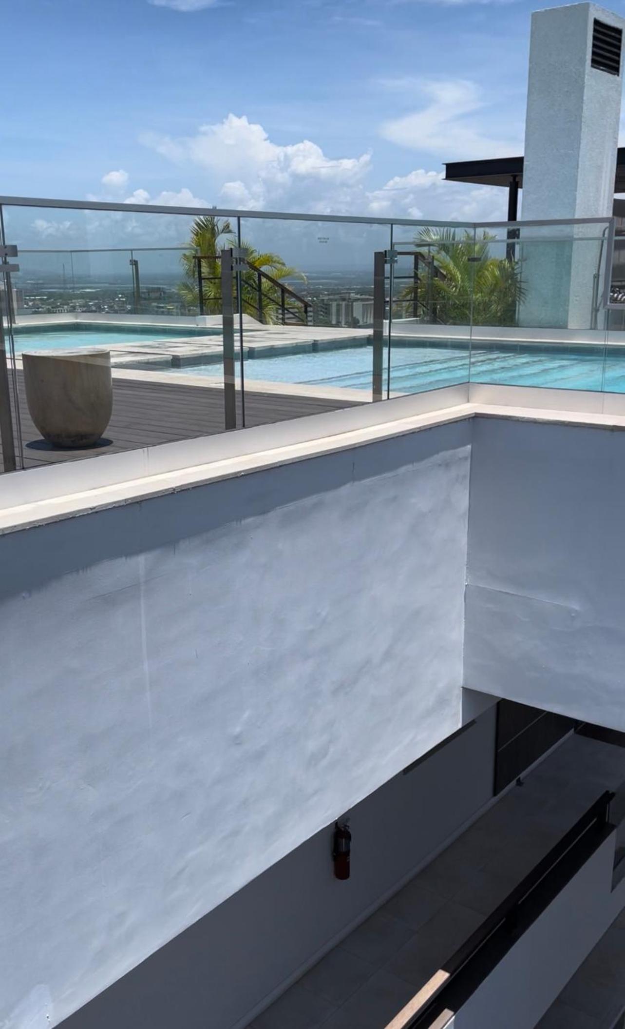 2Bed Apartment - Pool Garden Parking