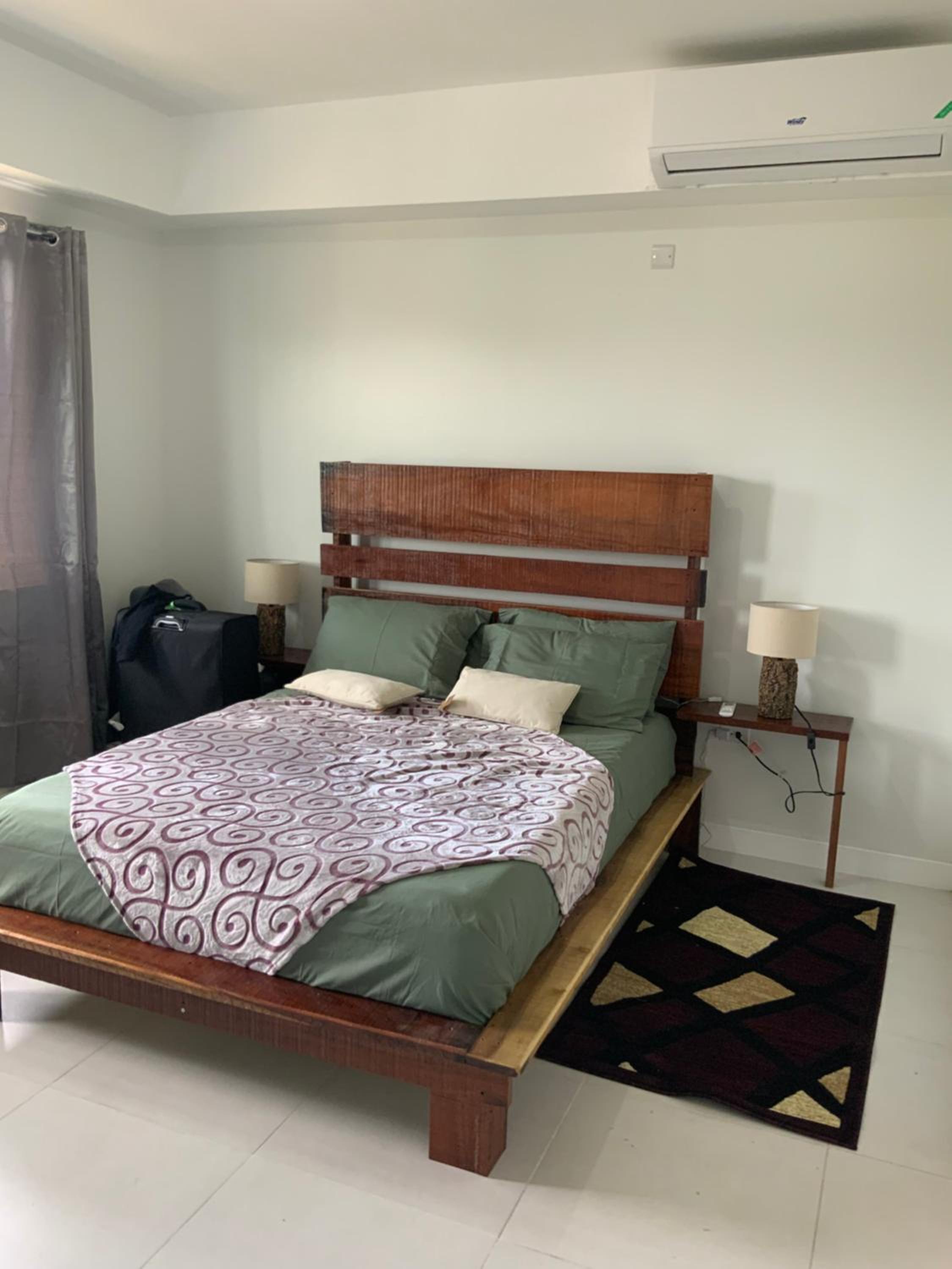2Bed Apartment - Pool Garden Parking