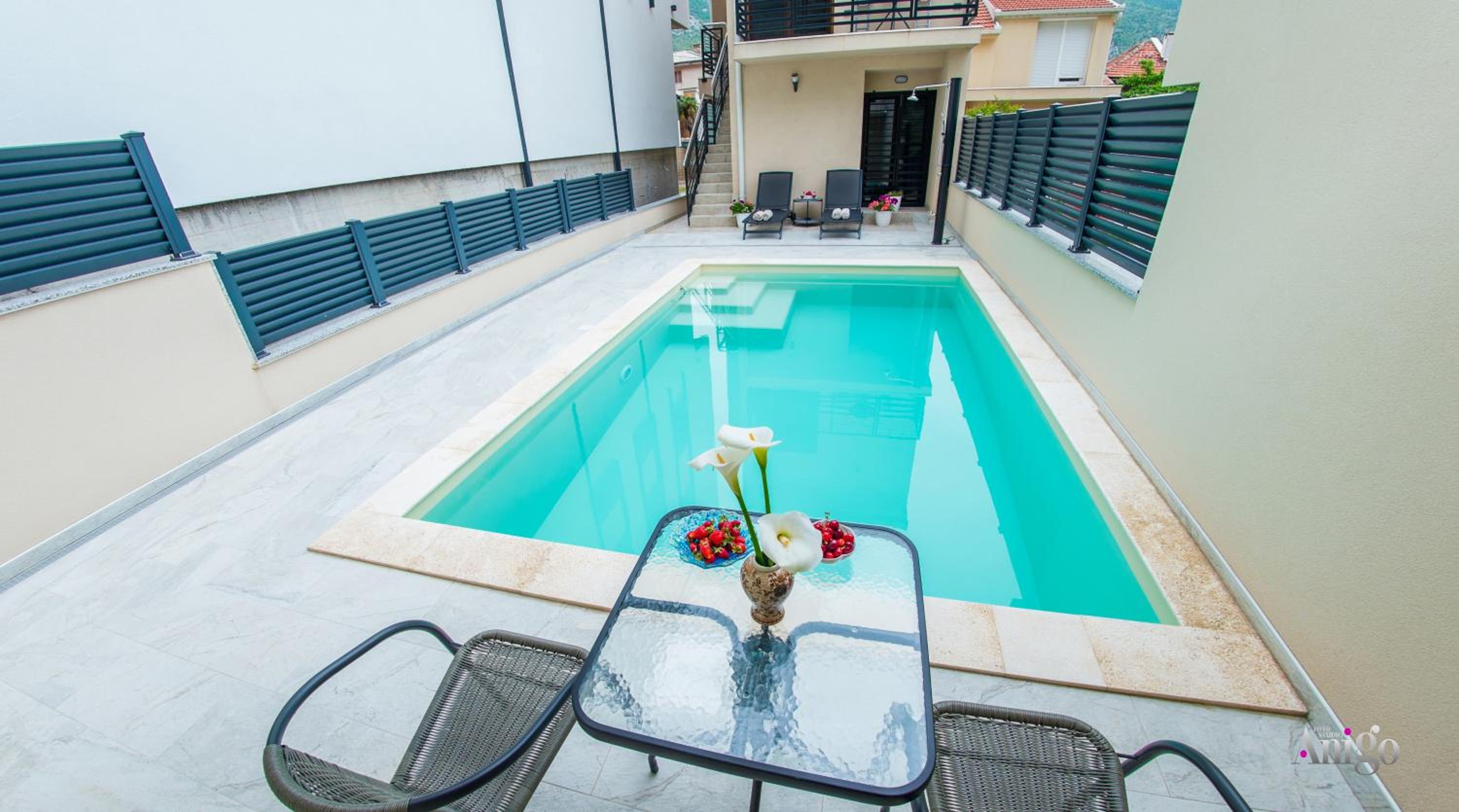 Apartments Gallery M and A - with pool