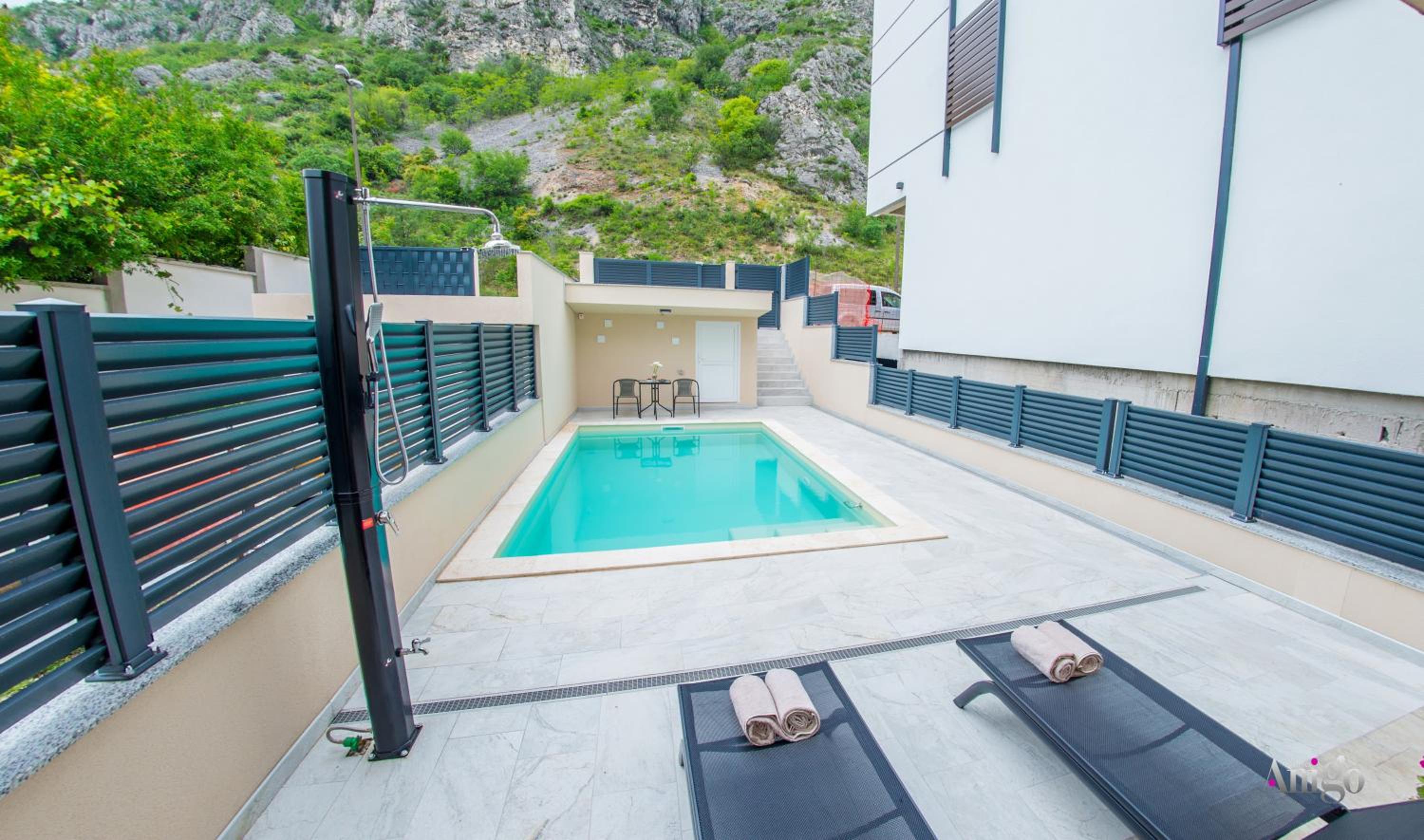 Apartments Gallery M and A - with pool