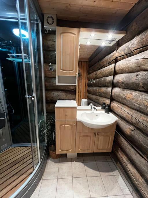Sunshine luxury cabin