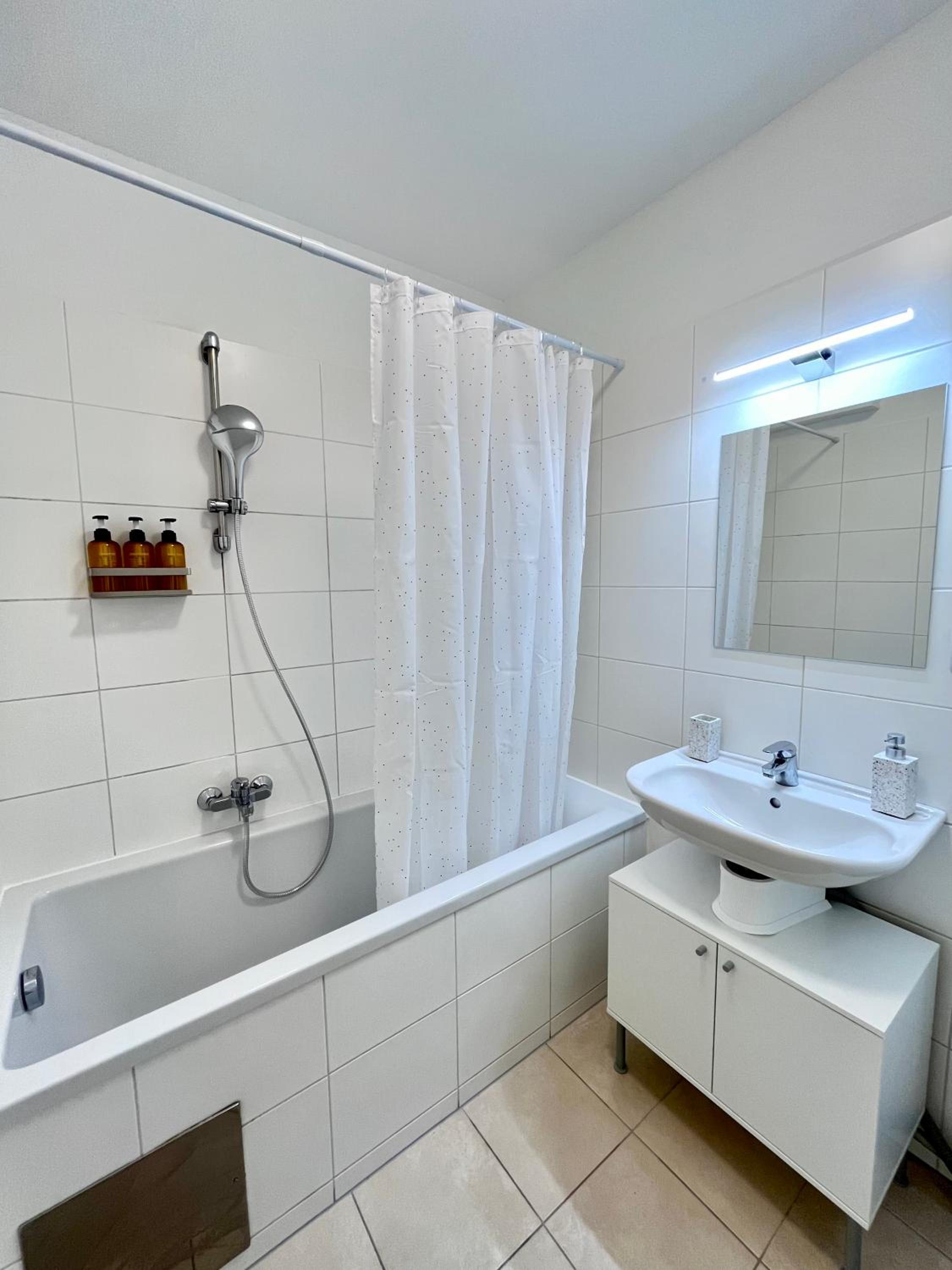 Funky Apartment near Central Station Free Parking