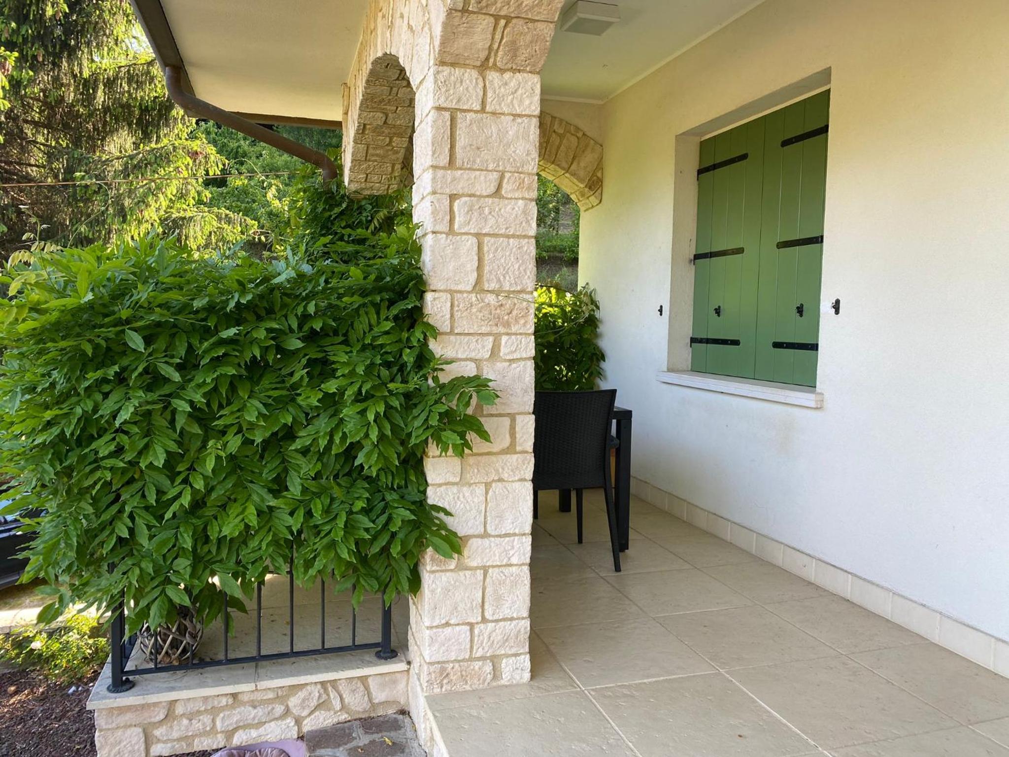 Welc-ōM Luxury Hillside Retreat view 4