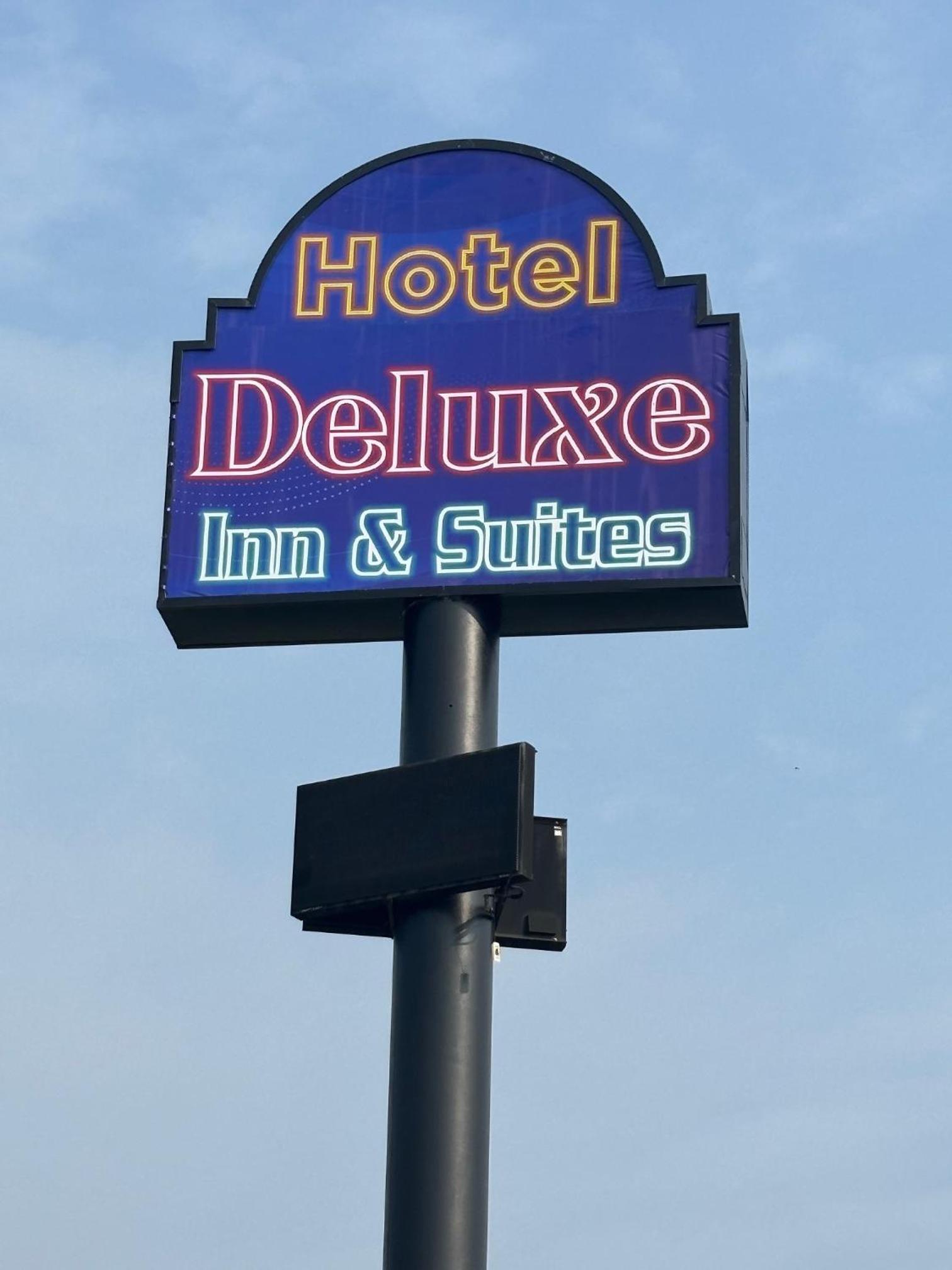 Deluxe Inn & Suites