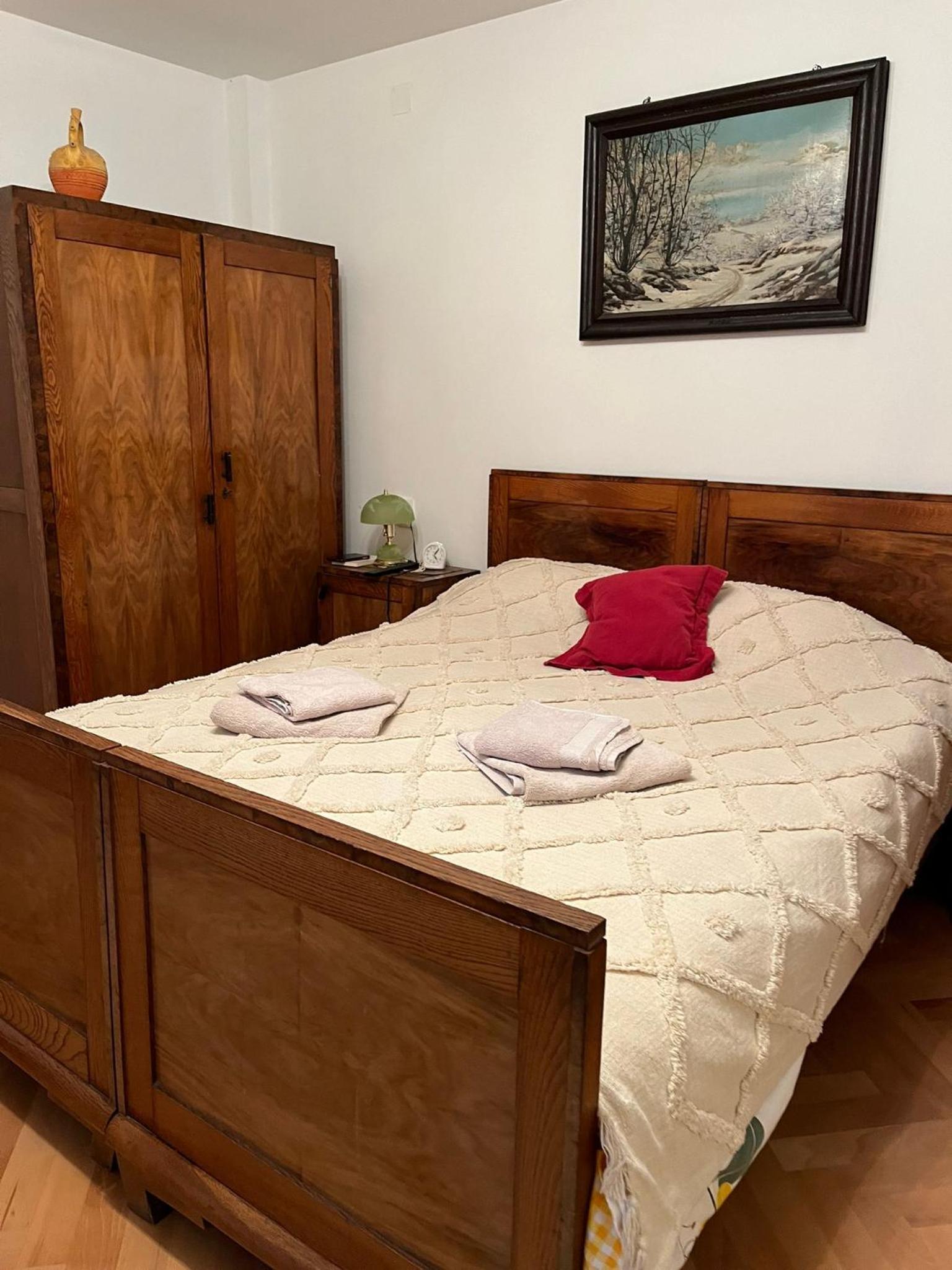 Emese Central Square Vintage Apartment