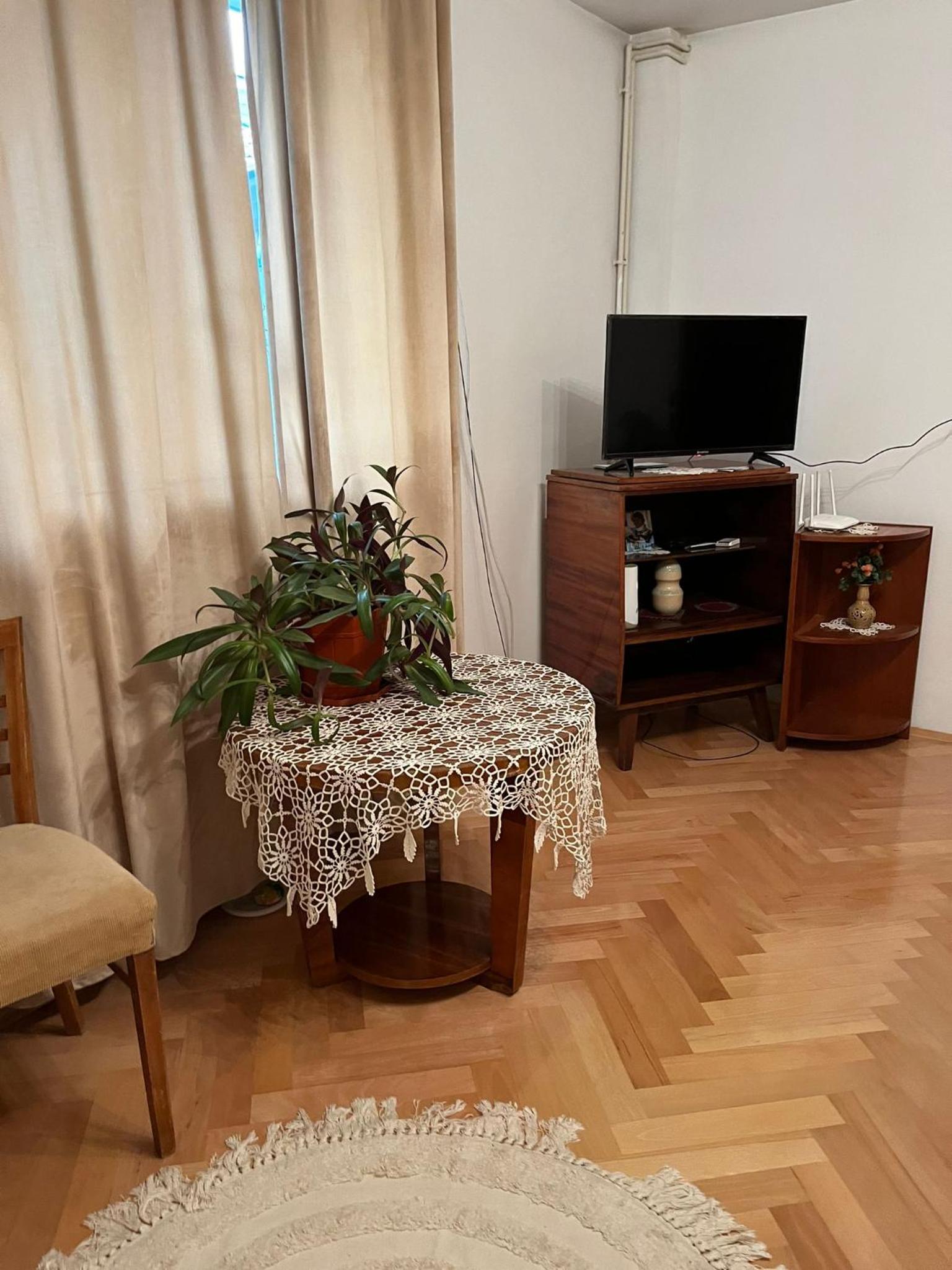 Emese Central Square Vintage Apartment