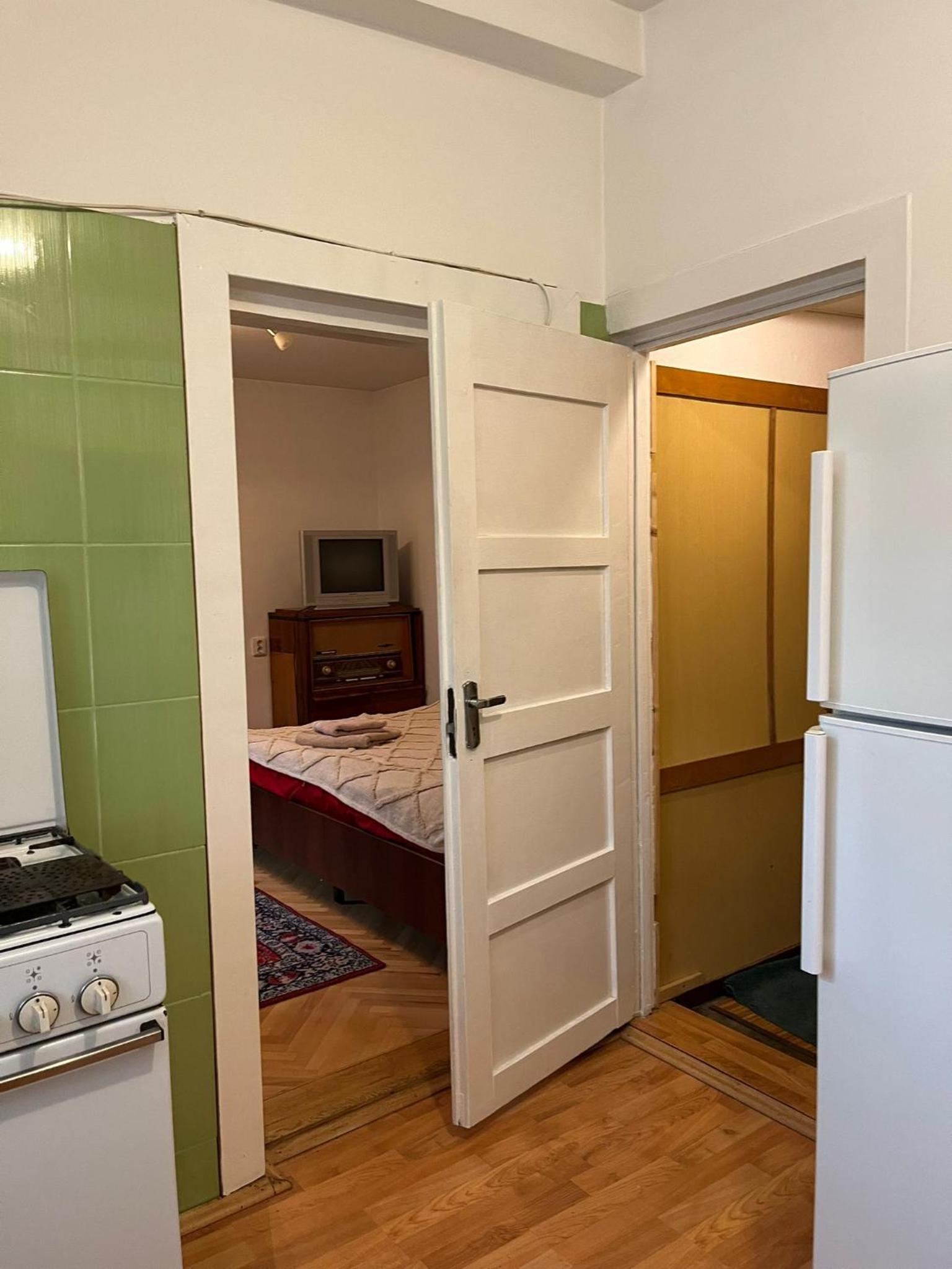 Emese Central Square Vintage Apartment