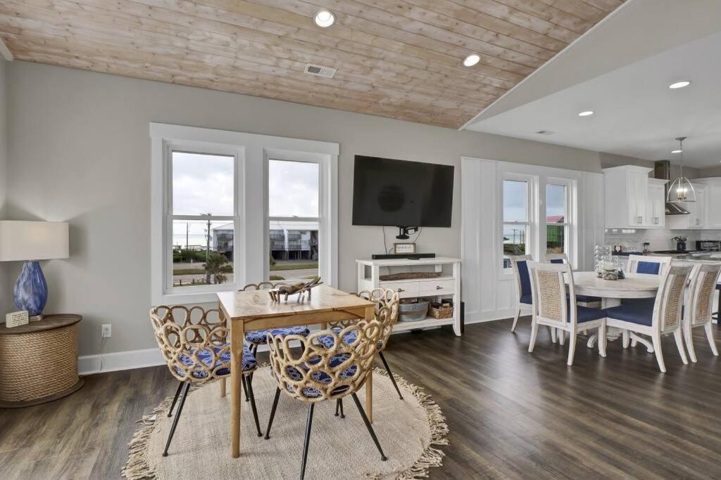 Waterfront*Steps to beach*Boat Launch*Kayaks*Pools view 4