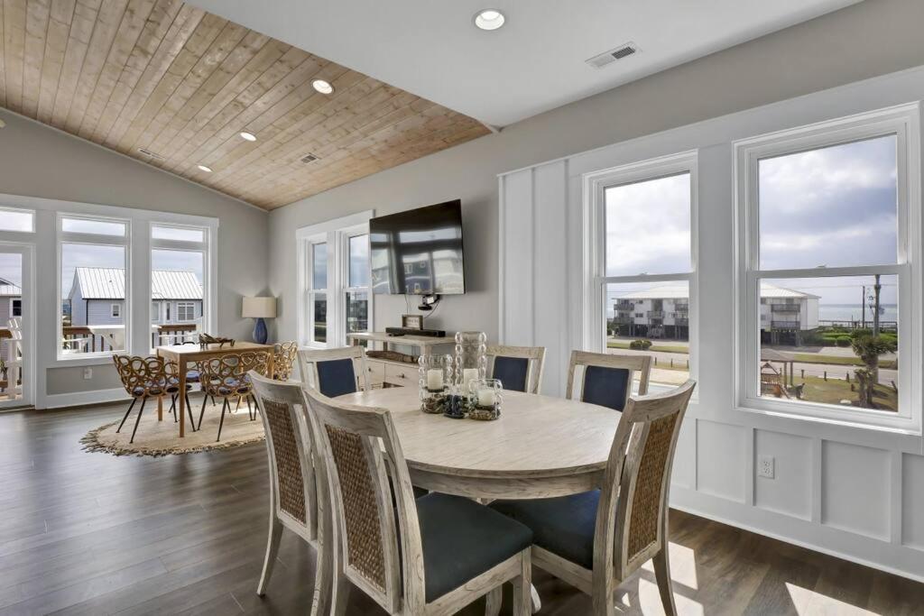 Waterfront*Steps to beach*Boat Launch*Kayaks*Pools view 5