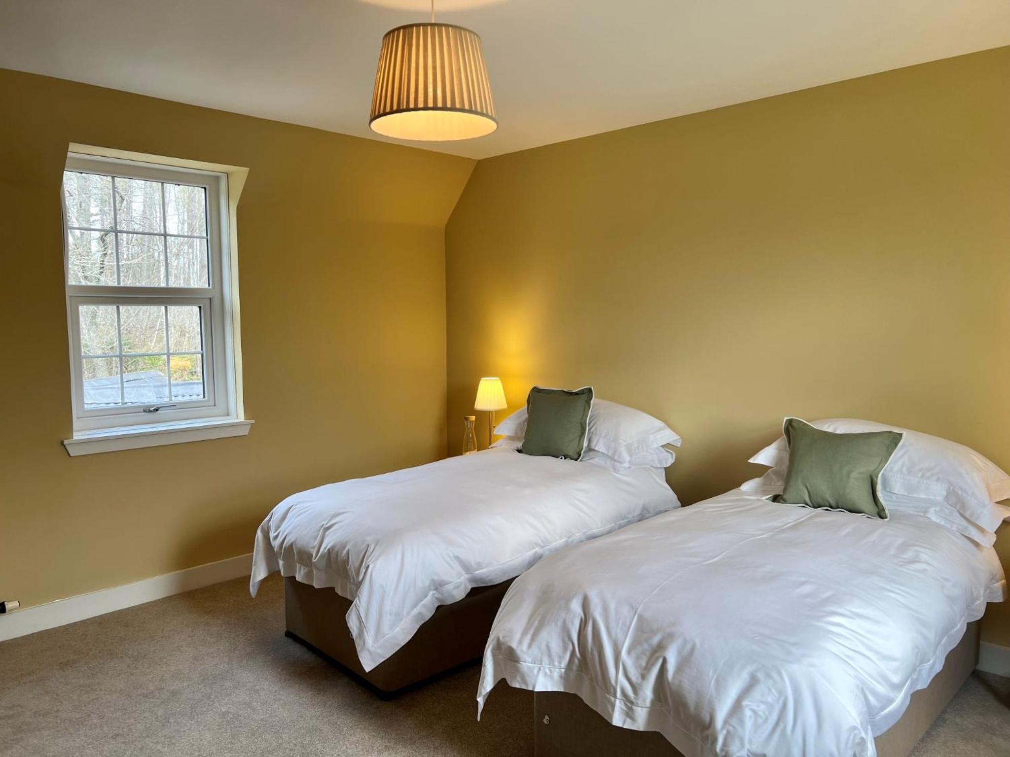 St Marys Farmhouse - Traditional Country Farmhouse with Open Fire