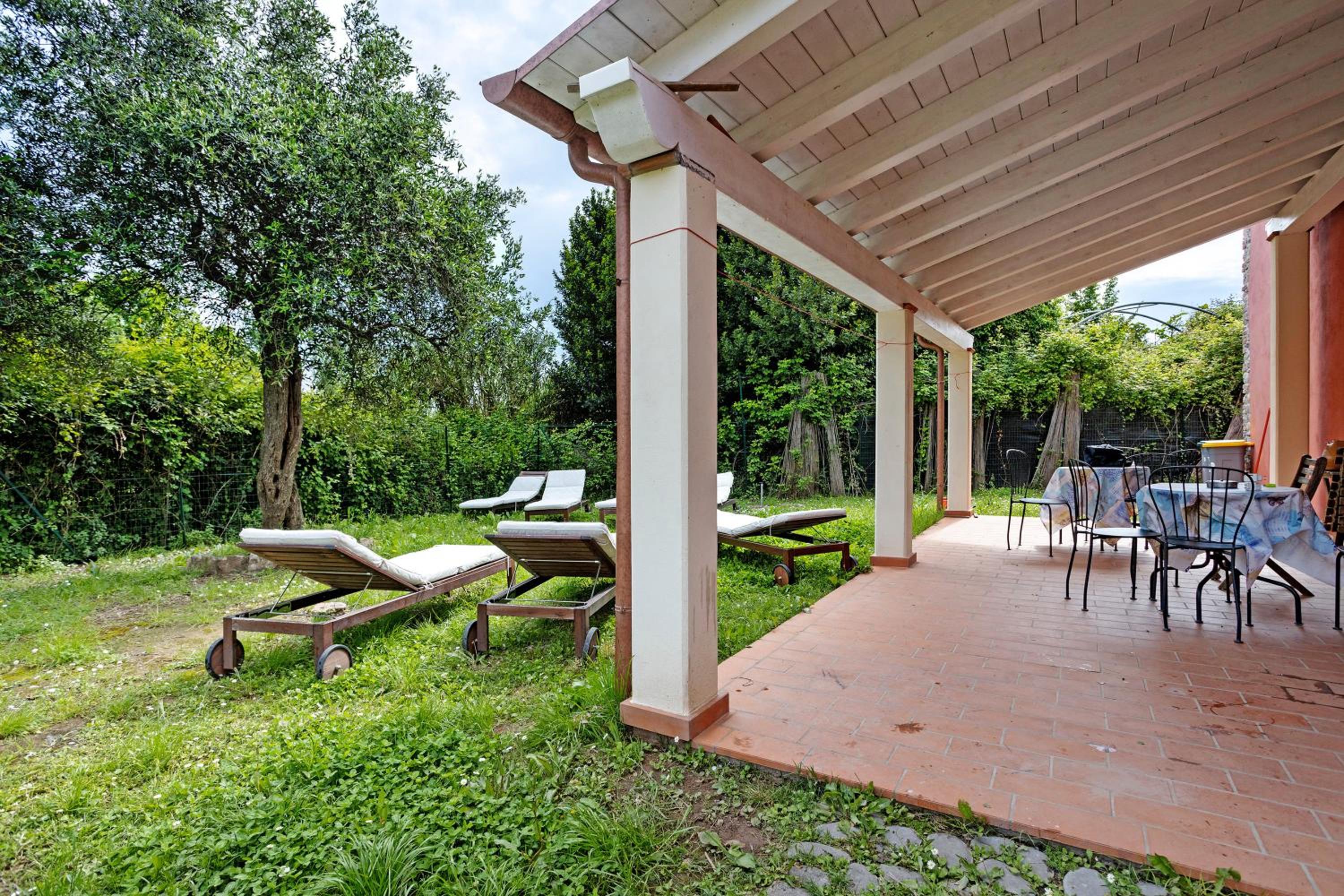 Casa Conte Picedi Vineyars view 3