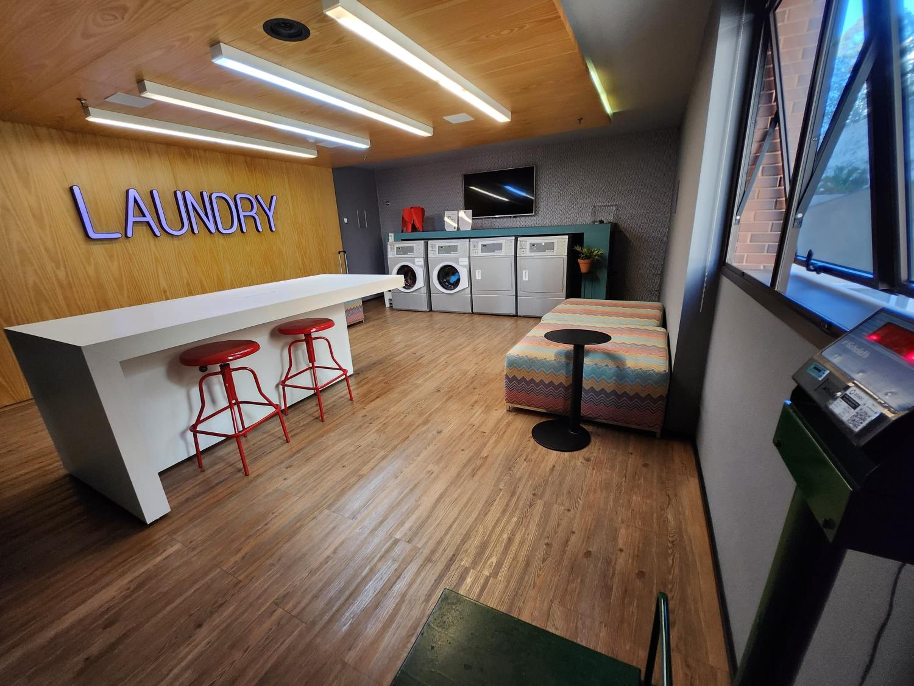 AlphaStay by Rhouses