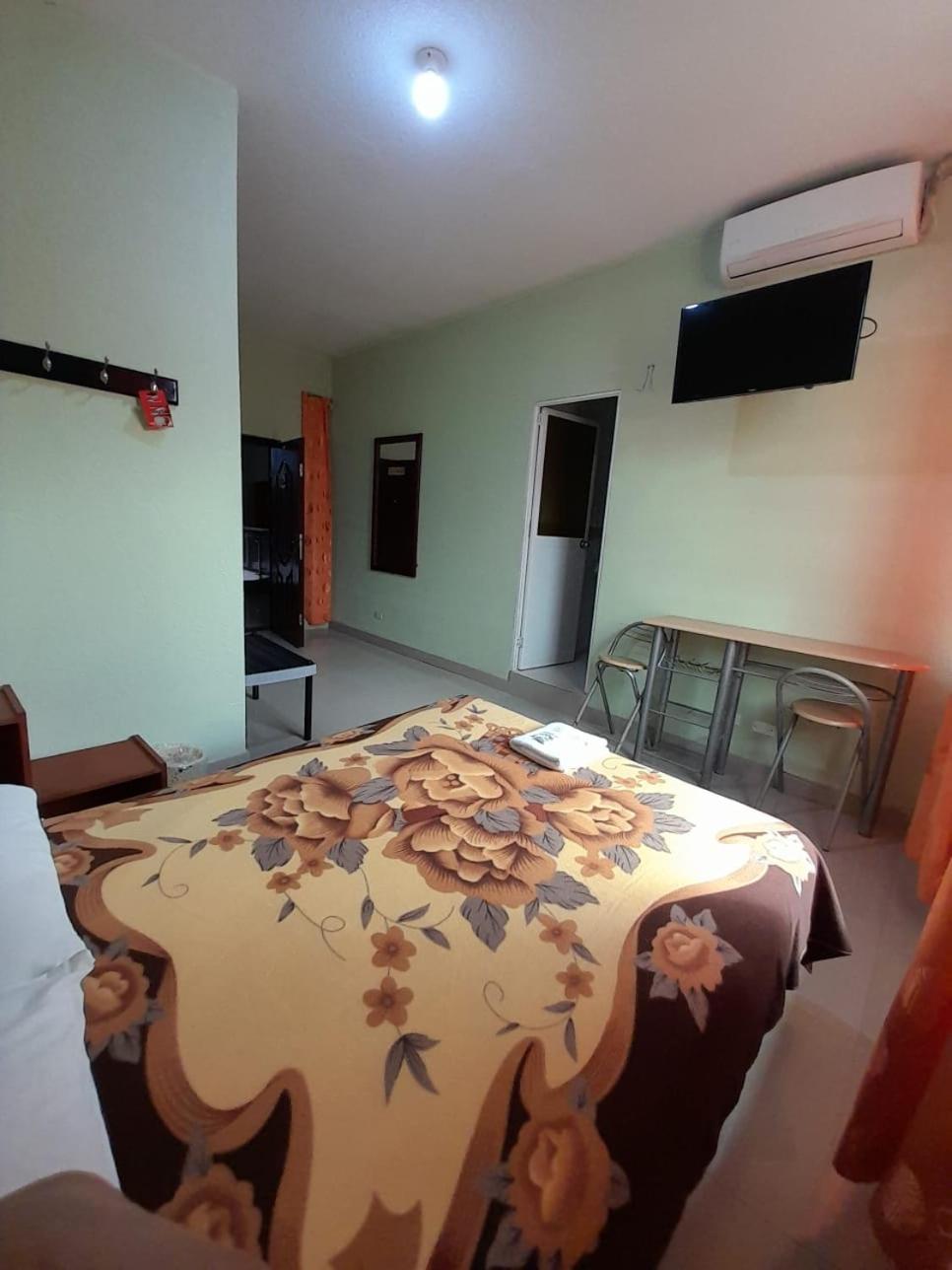 Hotel las Acacias Hospedajes en Nueva Loja