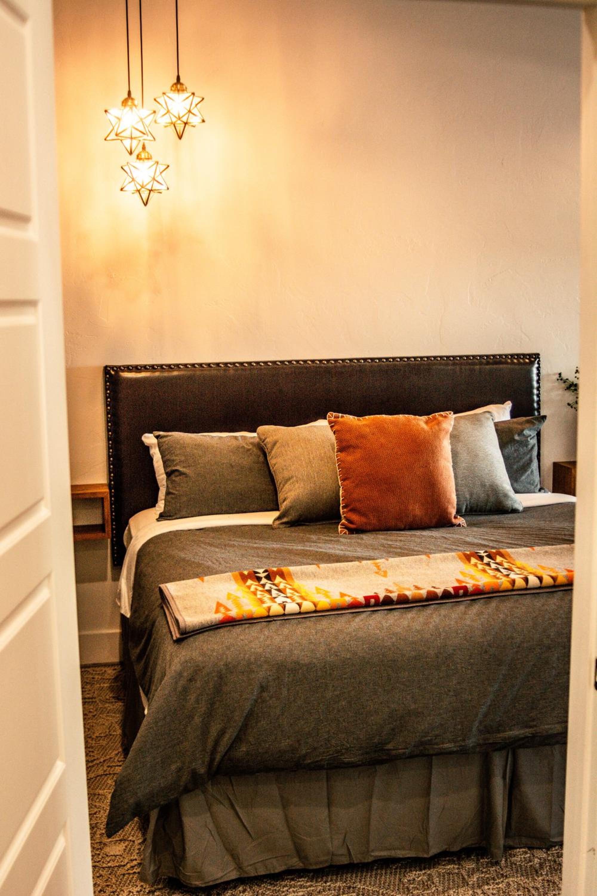 Pendleton Pointe