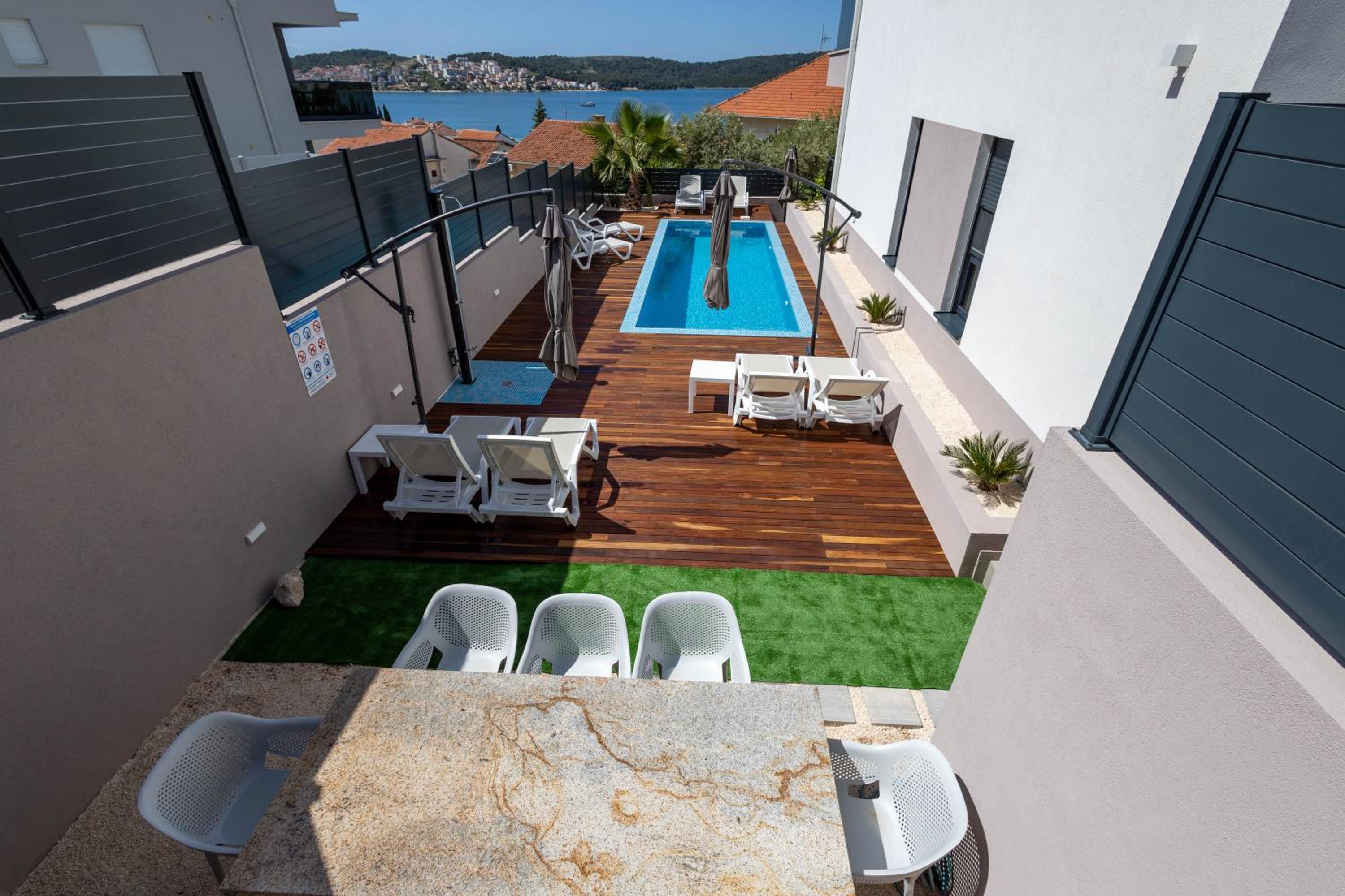 Adriatic Garden Apartments view 3