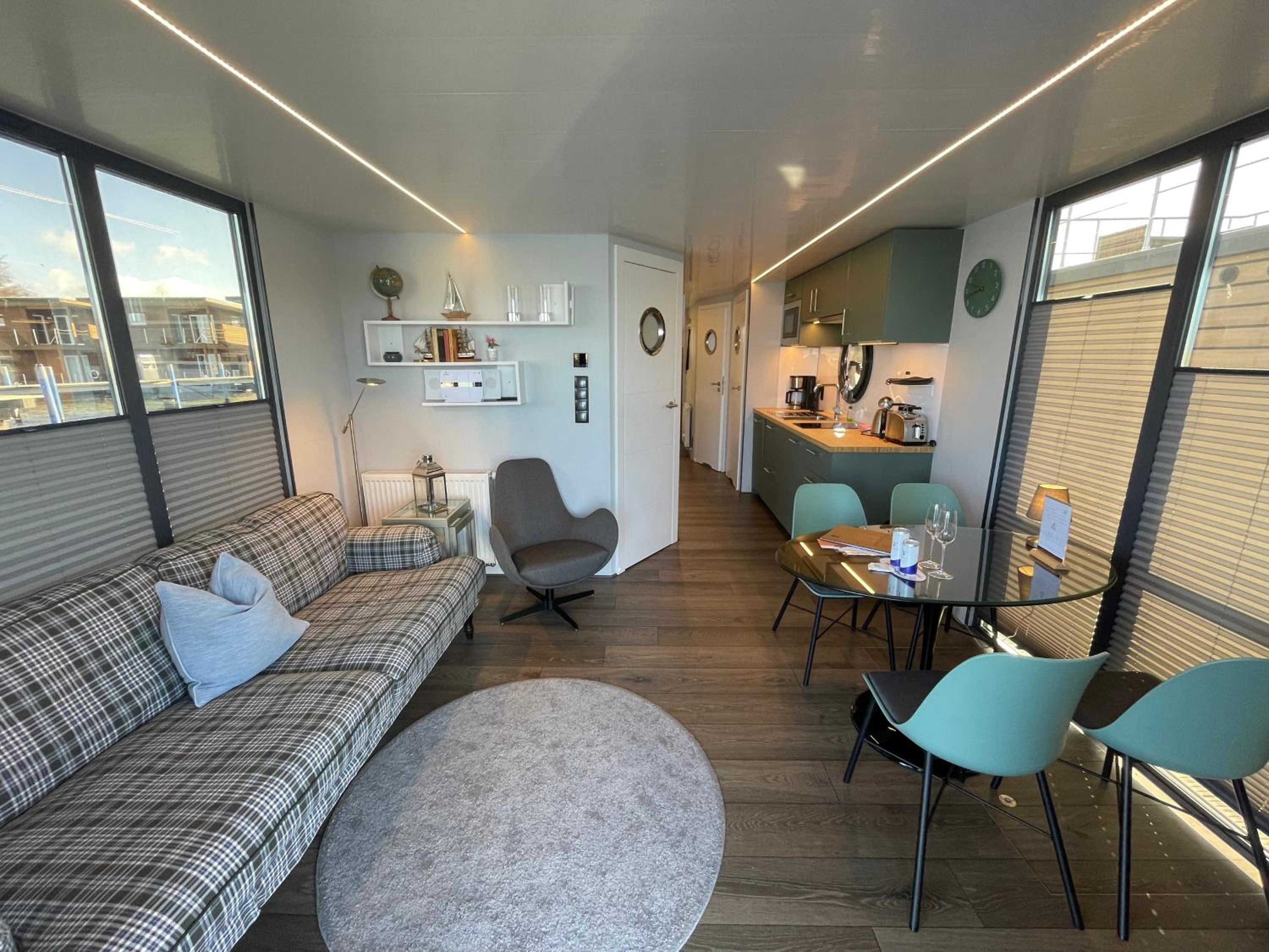 Hausboot Fjord Baltica mit Dachterrasse in Barth