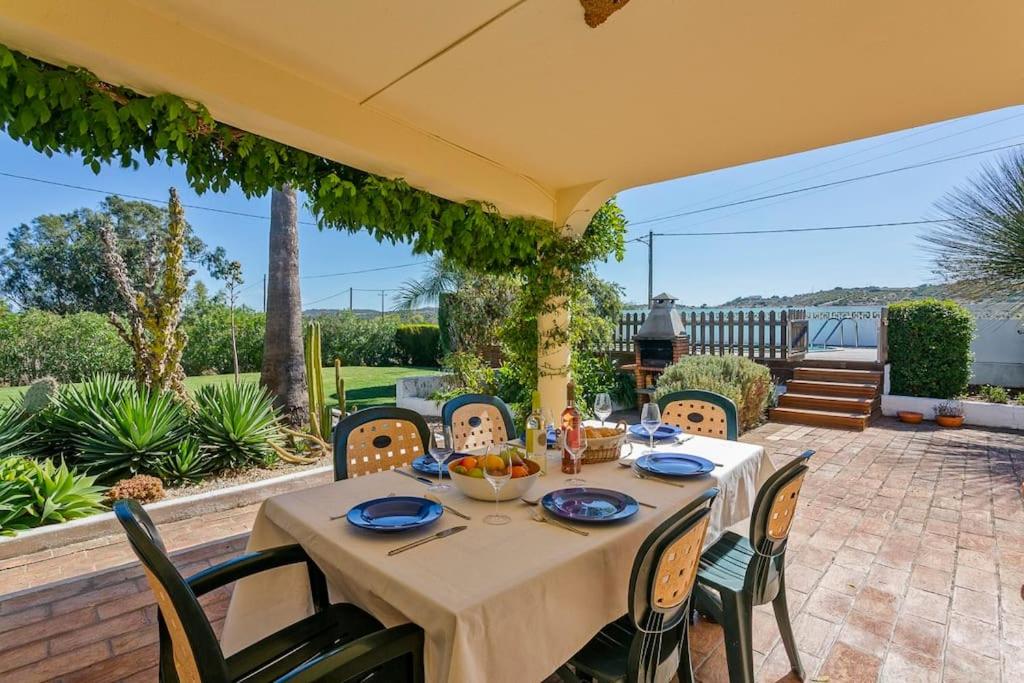 Spacious 3 bed villa in National Park near beach