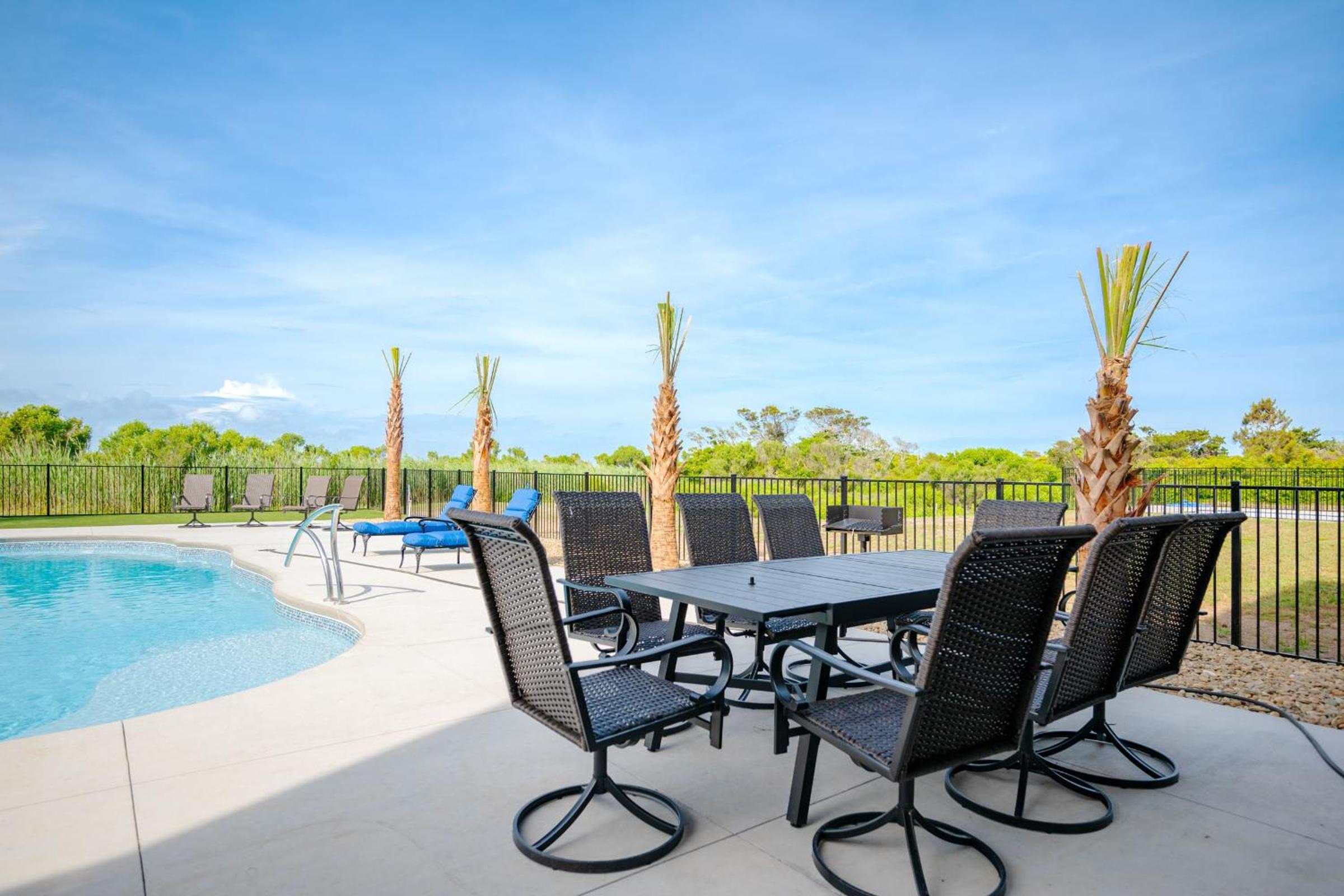 Sound Waves by Oak Island Accommodations view 5