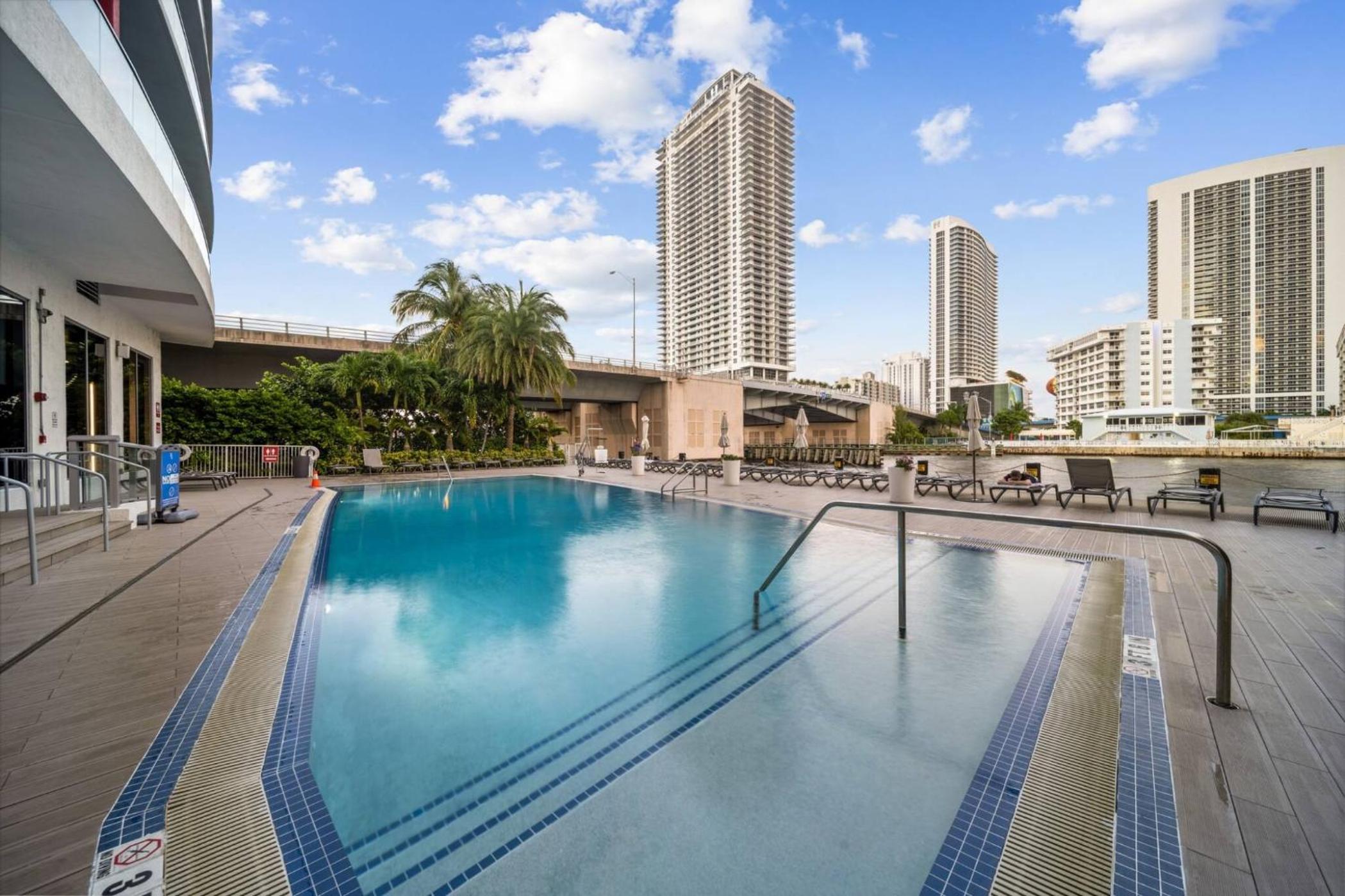 Million Dollar Waterfront Penthouse view 5