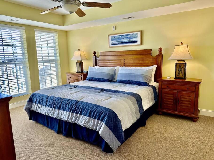 Oceanview Condo, 3B/3B, Top Floor, Pool, GreatView view 4