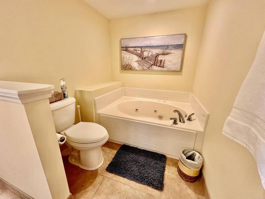 Oceanview Condo, 3B/3B, Top Floor, Pool, GreatView view 5