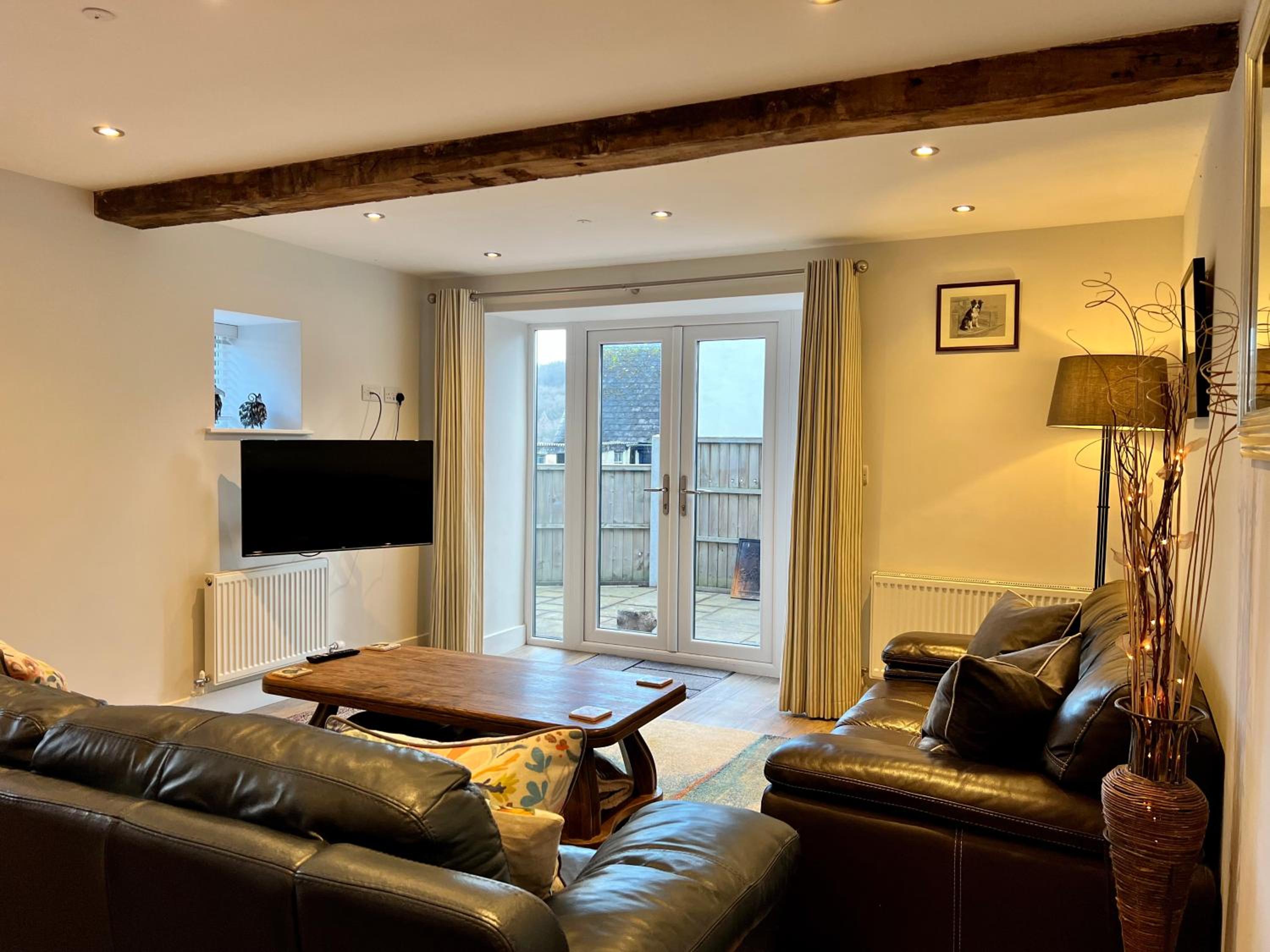 Cottage - Sleeps 6 - Garden & Parking view 5